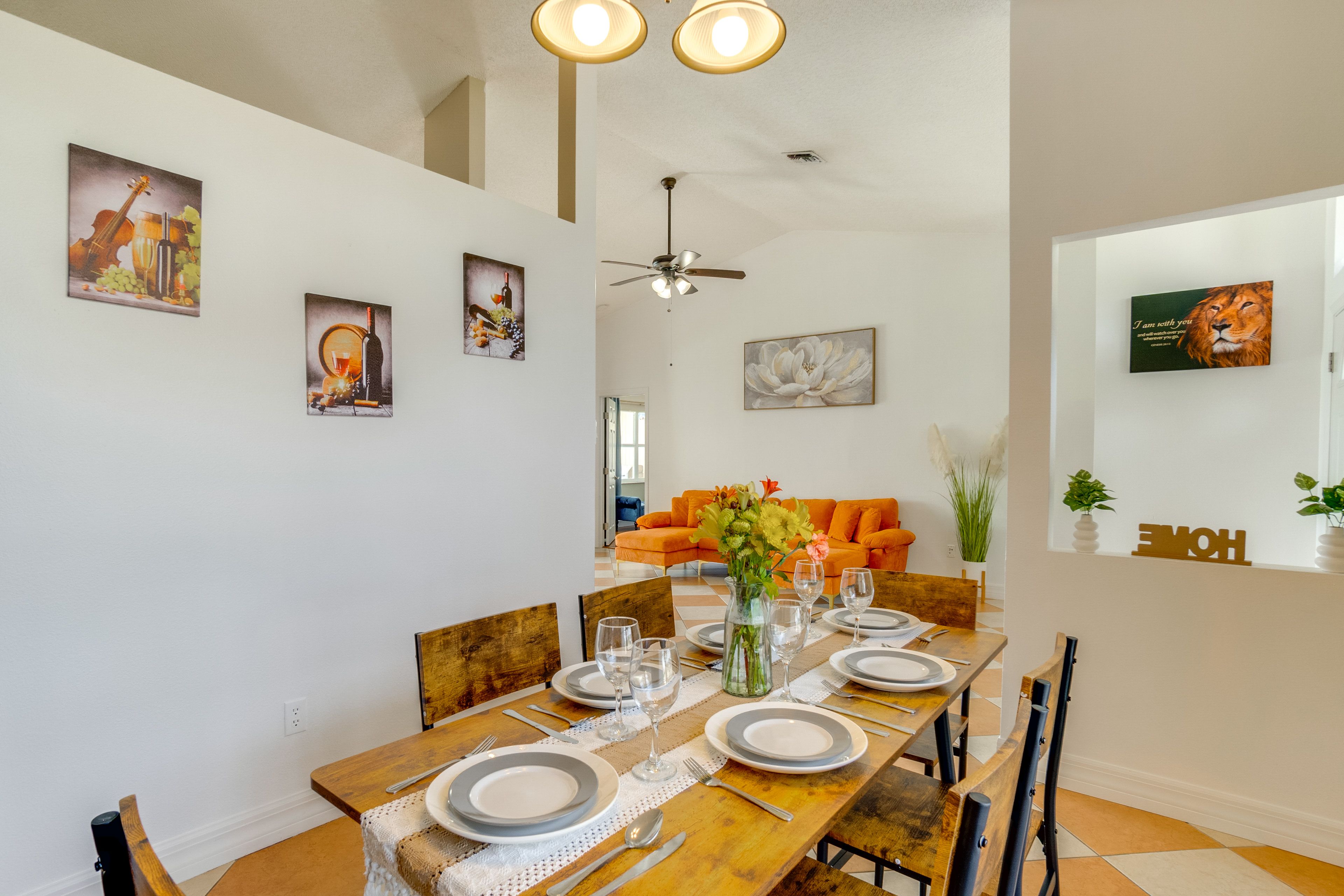 Dining Room | Coffee Bar w/ Single-Serve Coffee Maker & Mugs
