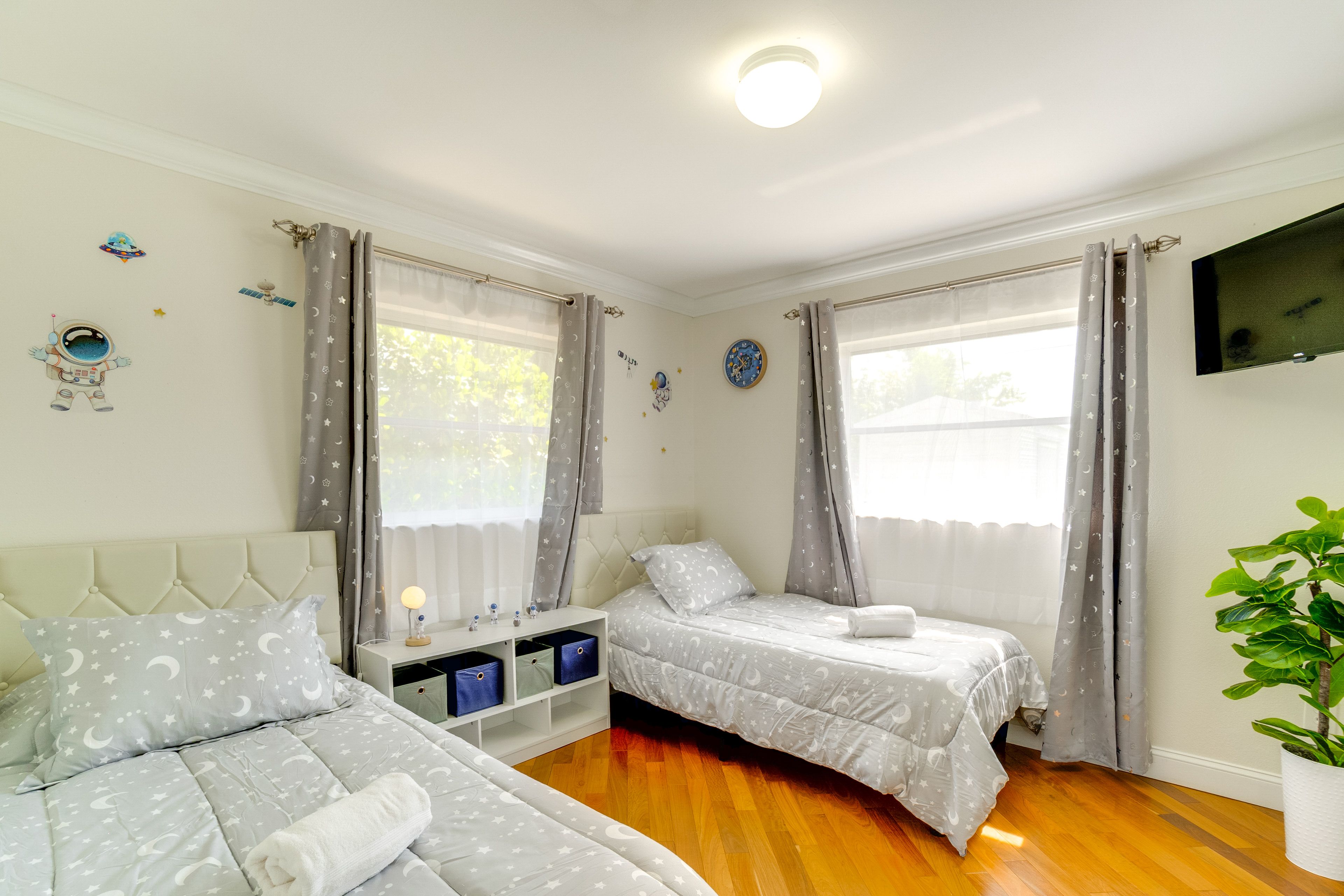 Bedroom 2 | 2 Twin Beds