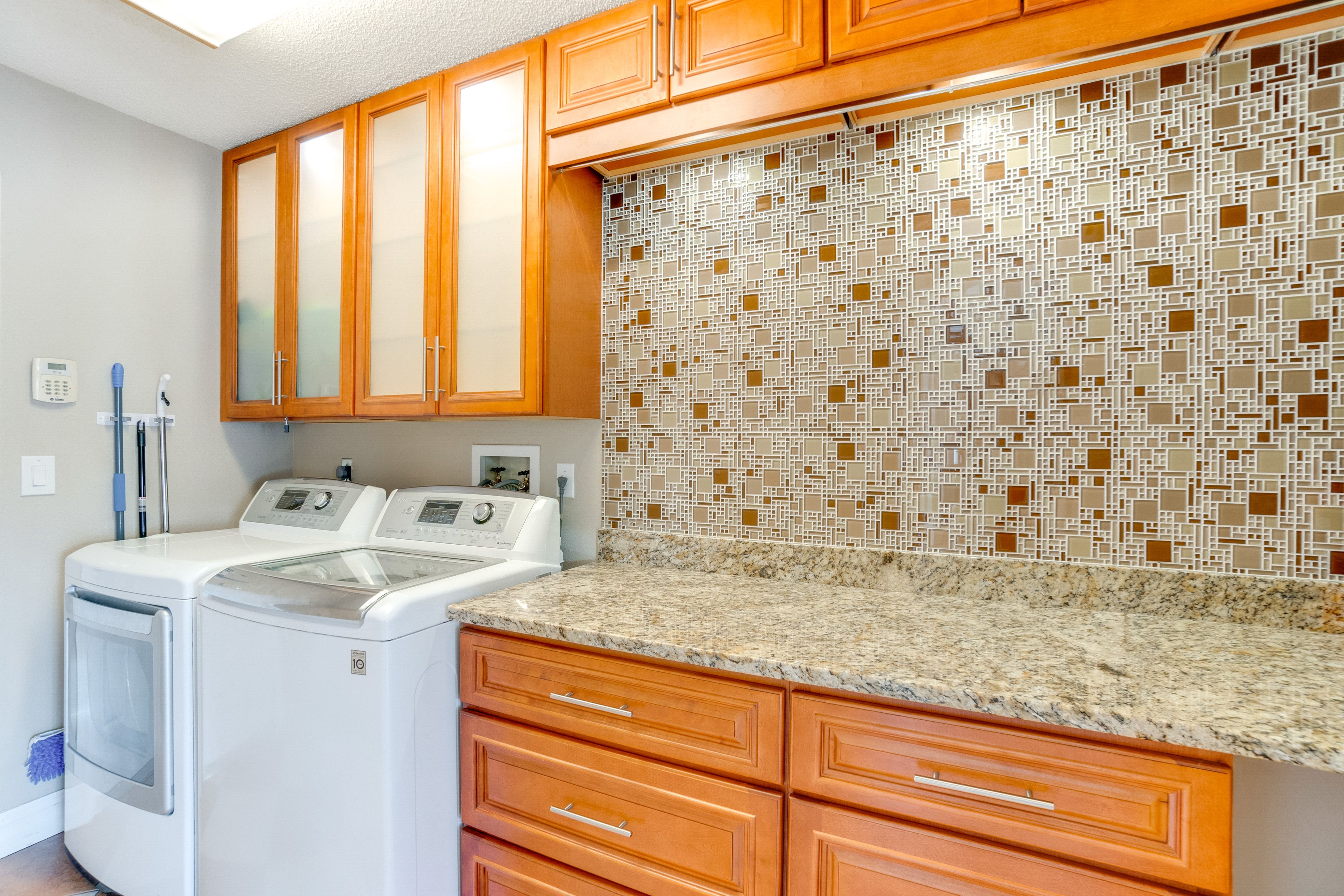 Laundry Room | Washer & Dryer