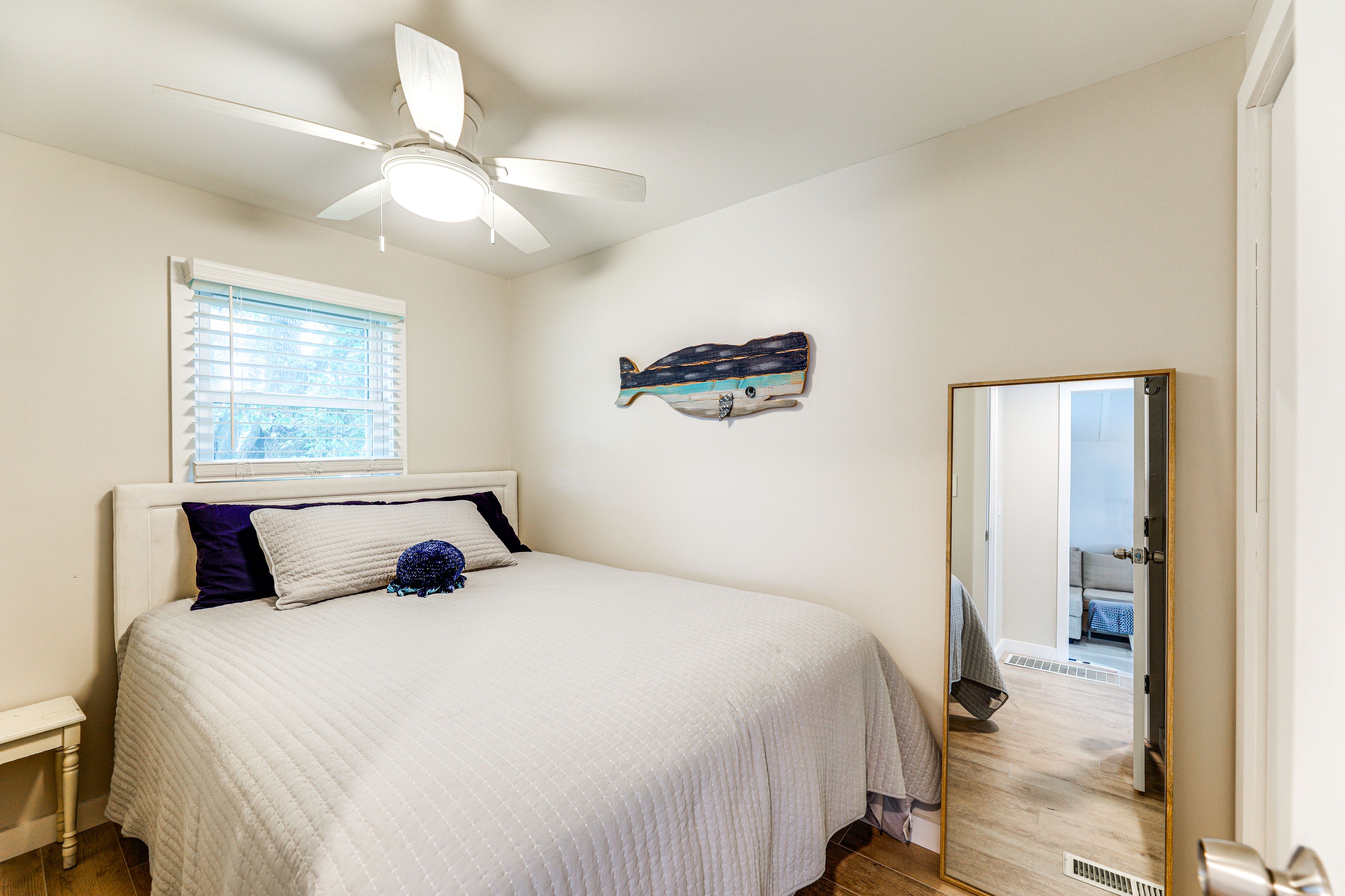 Bedroom 2 | Queen Bed