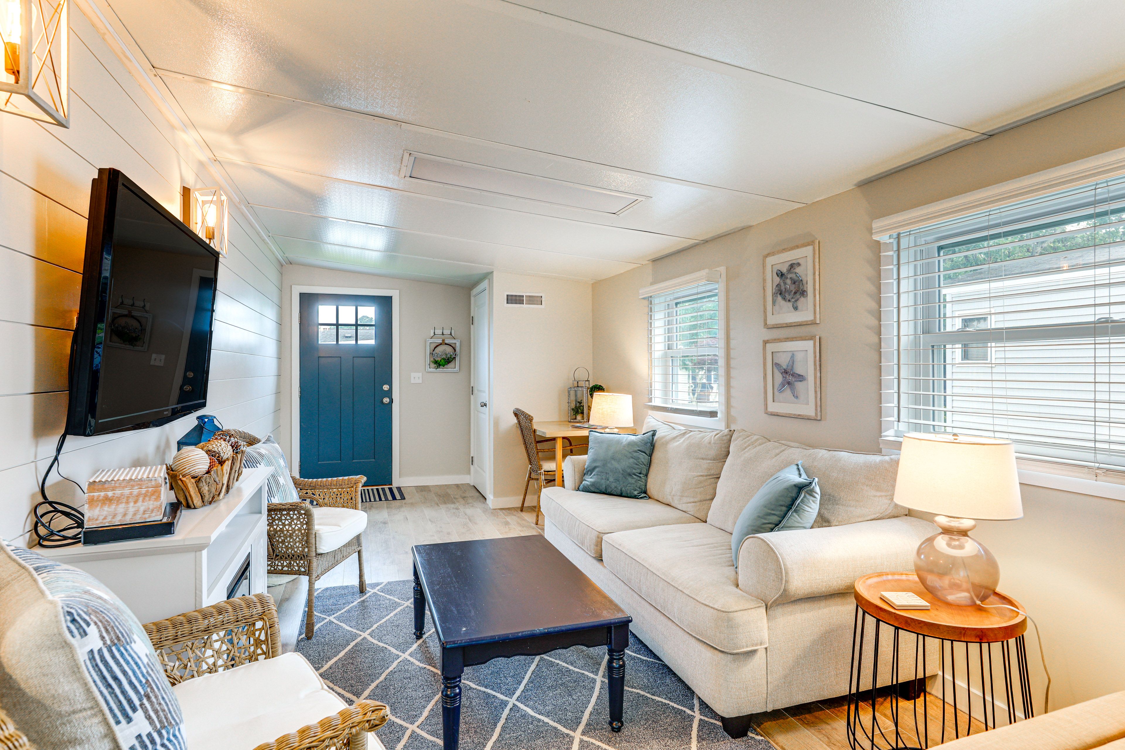 Berlin Vacation Rental | 2BR | 1BA | 3 Steps to Enter | 667 Sq Ft