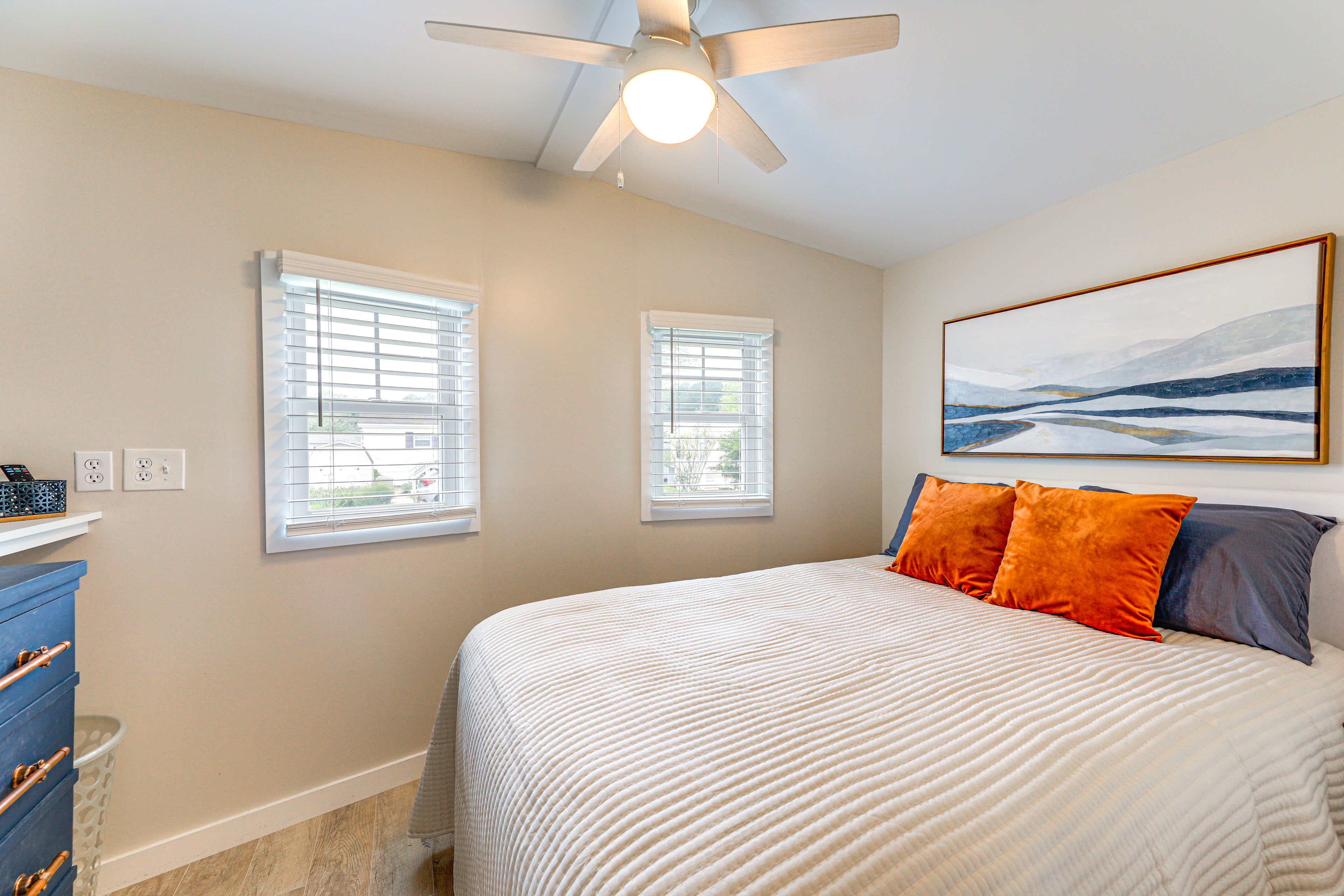 Bedroom 1 | Queen Bed | Flat-Screen TV
