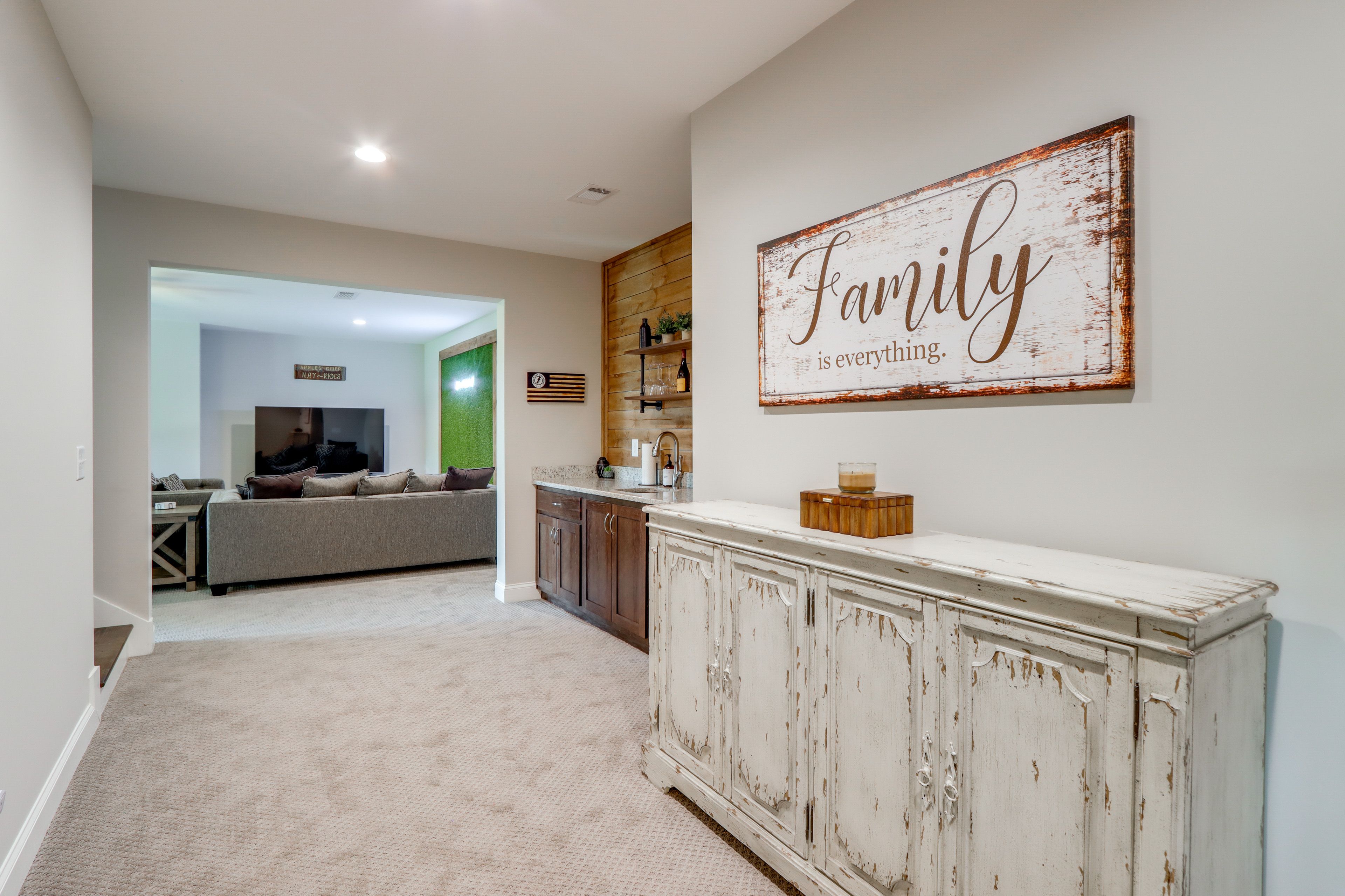 Game Room | Wet Bar | Lower Floor