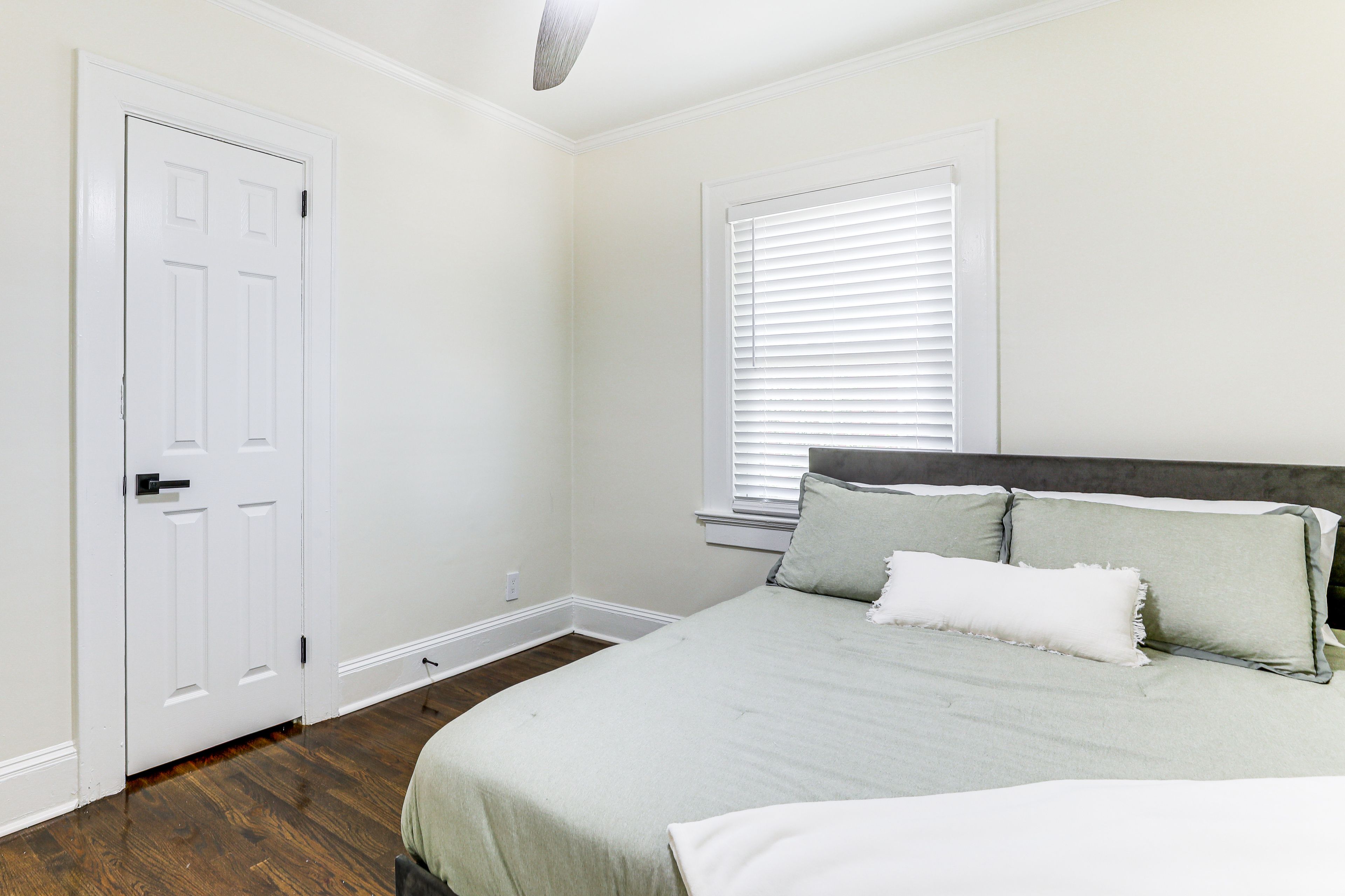 Bedroom 2 | Queen Bed