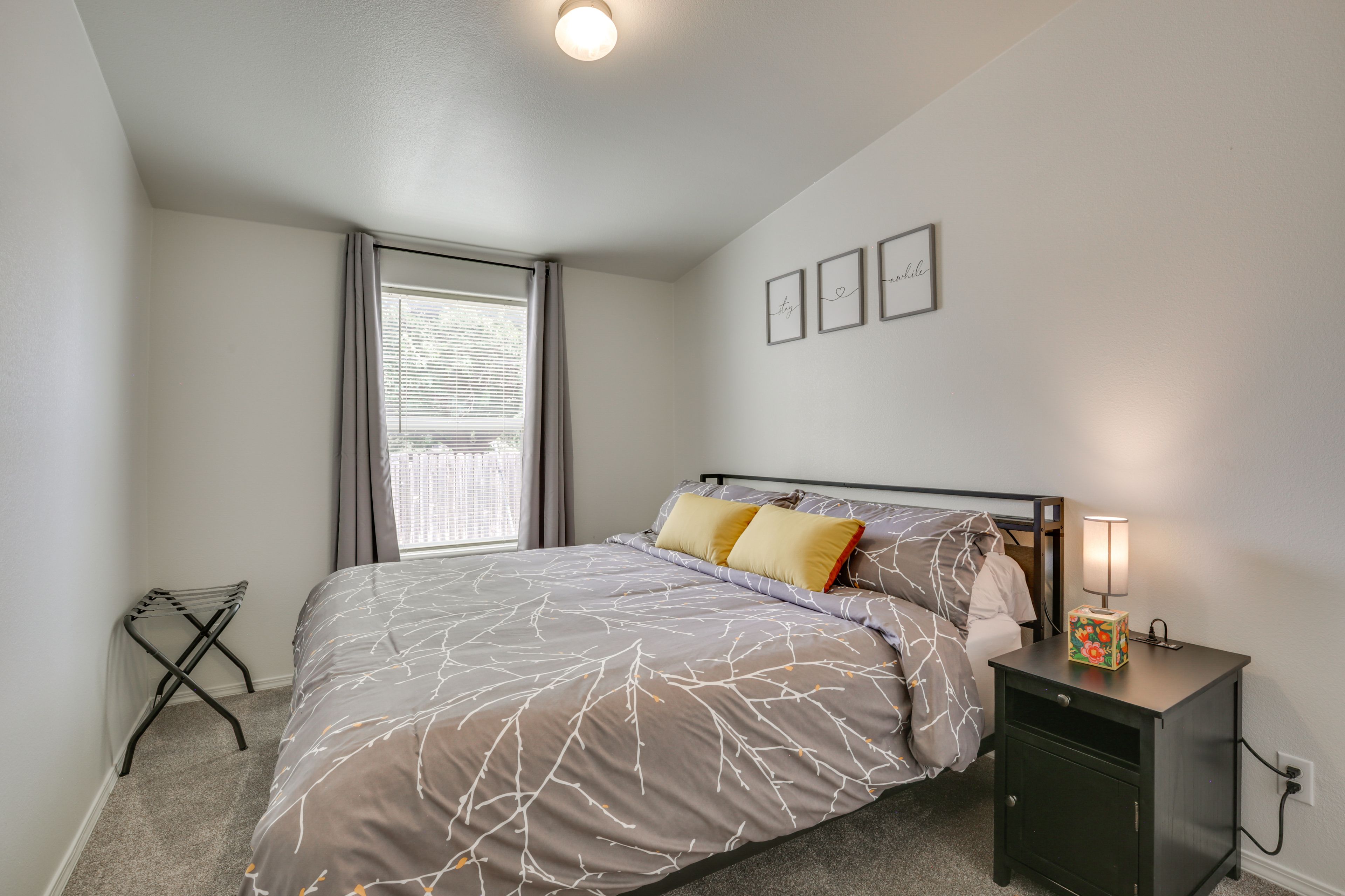 Bedroom 1 | King Bed