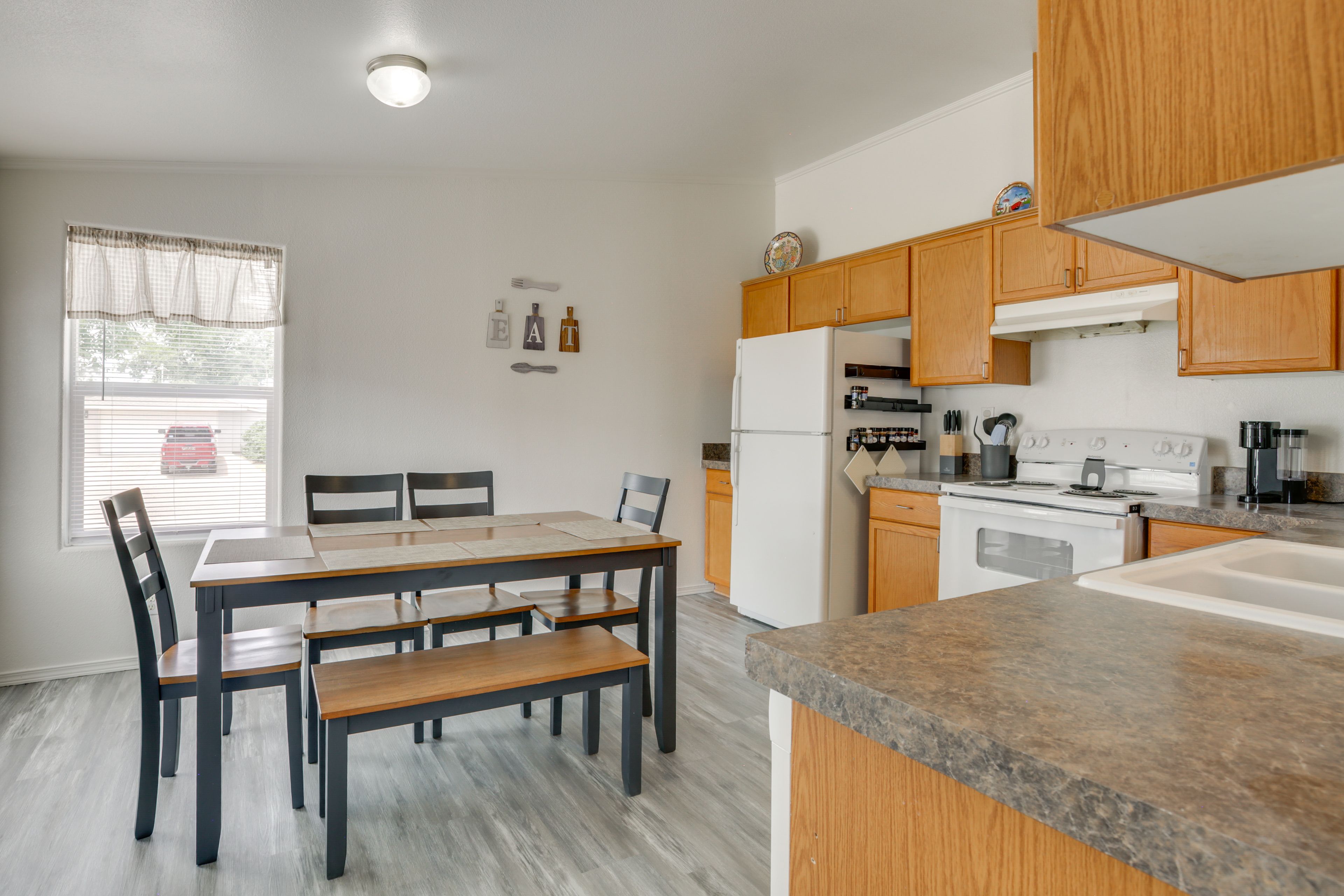 Dining Area | Dishware/Flatware