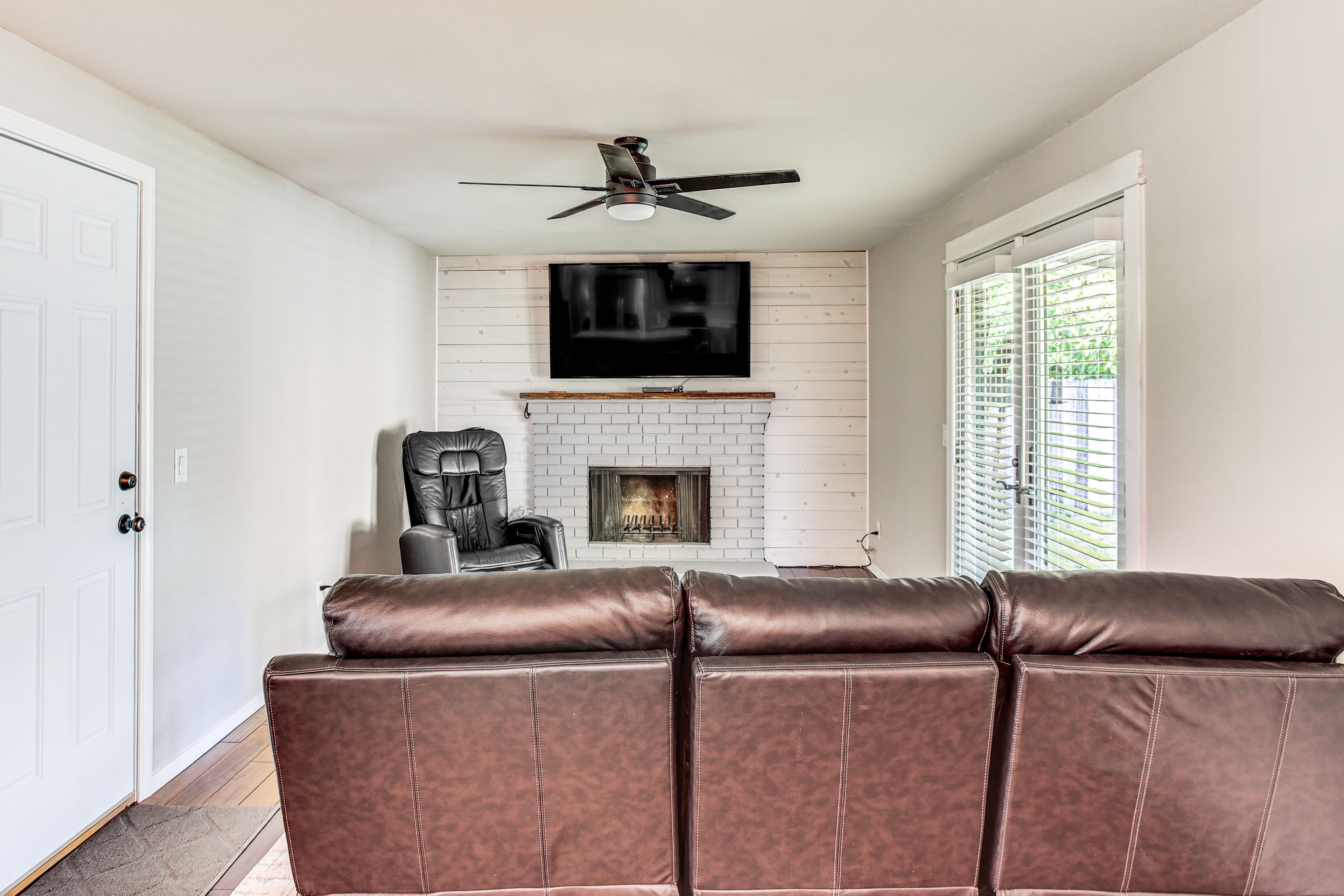 Living Room | Smart TV