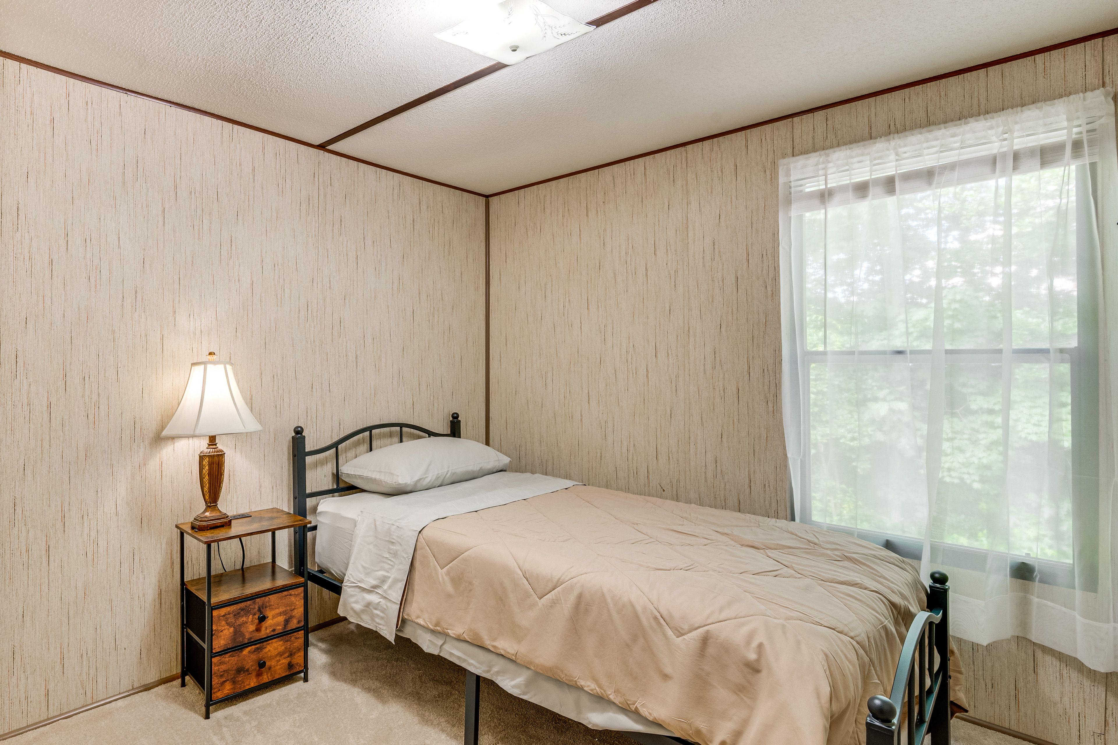 Bedroom 2 | Twin Bed