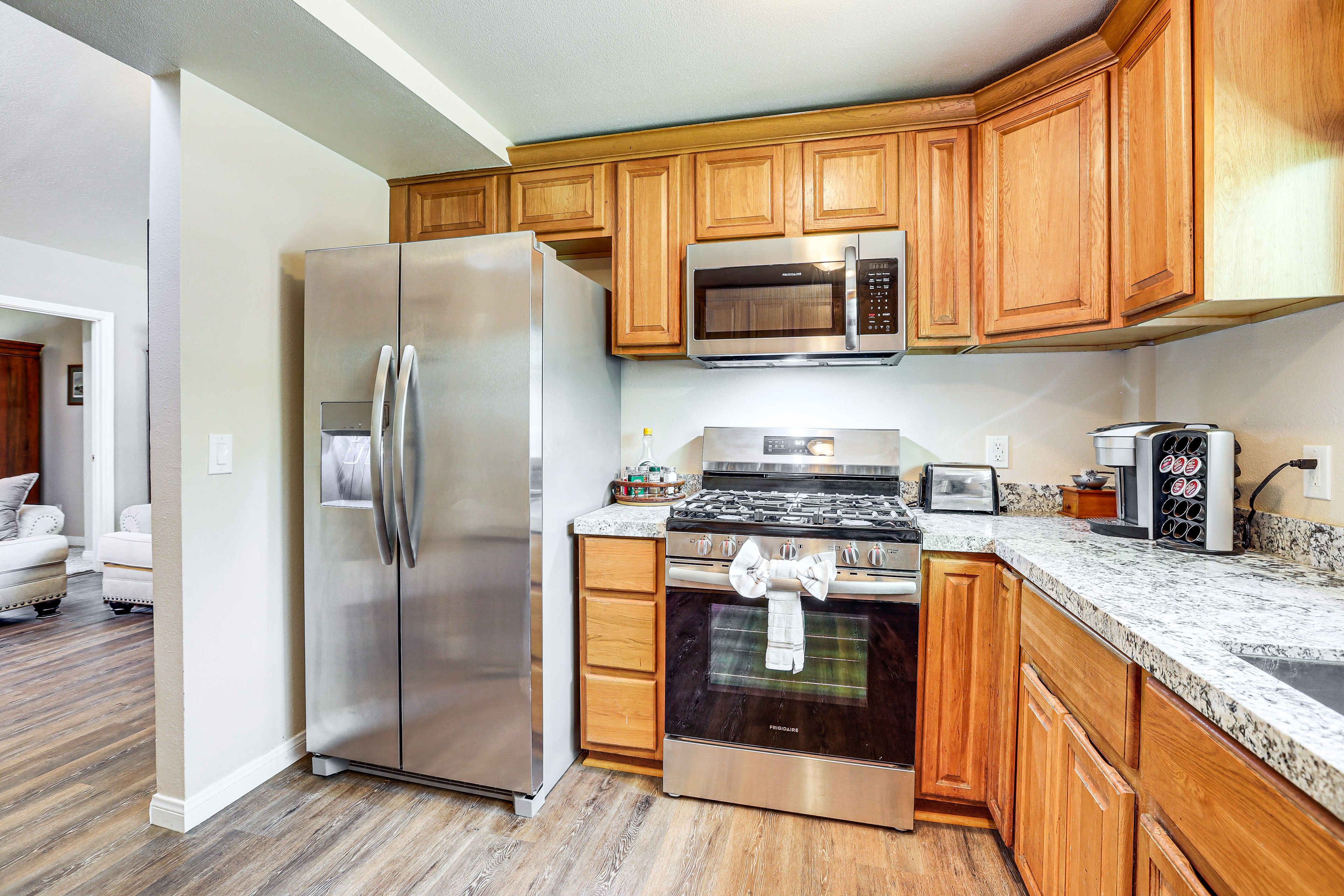 Kitchen | Refrigerator | Keurig Pod Coffee Maker