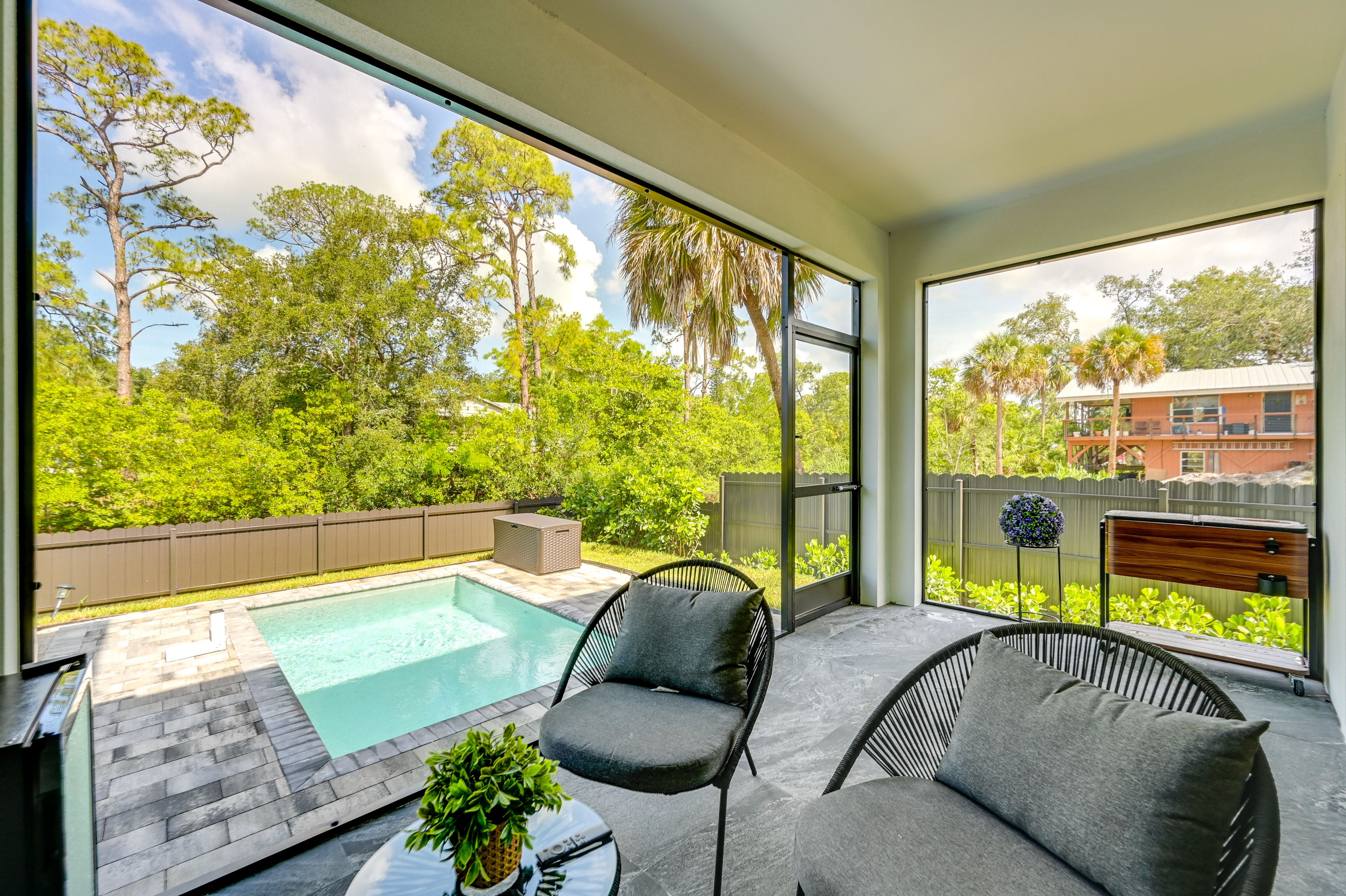 Patio | Outdoor Seating | Beverage Fridge | Smart TV