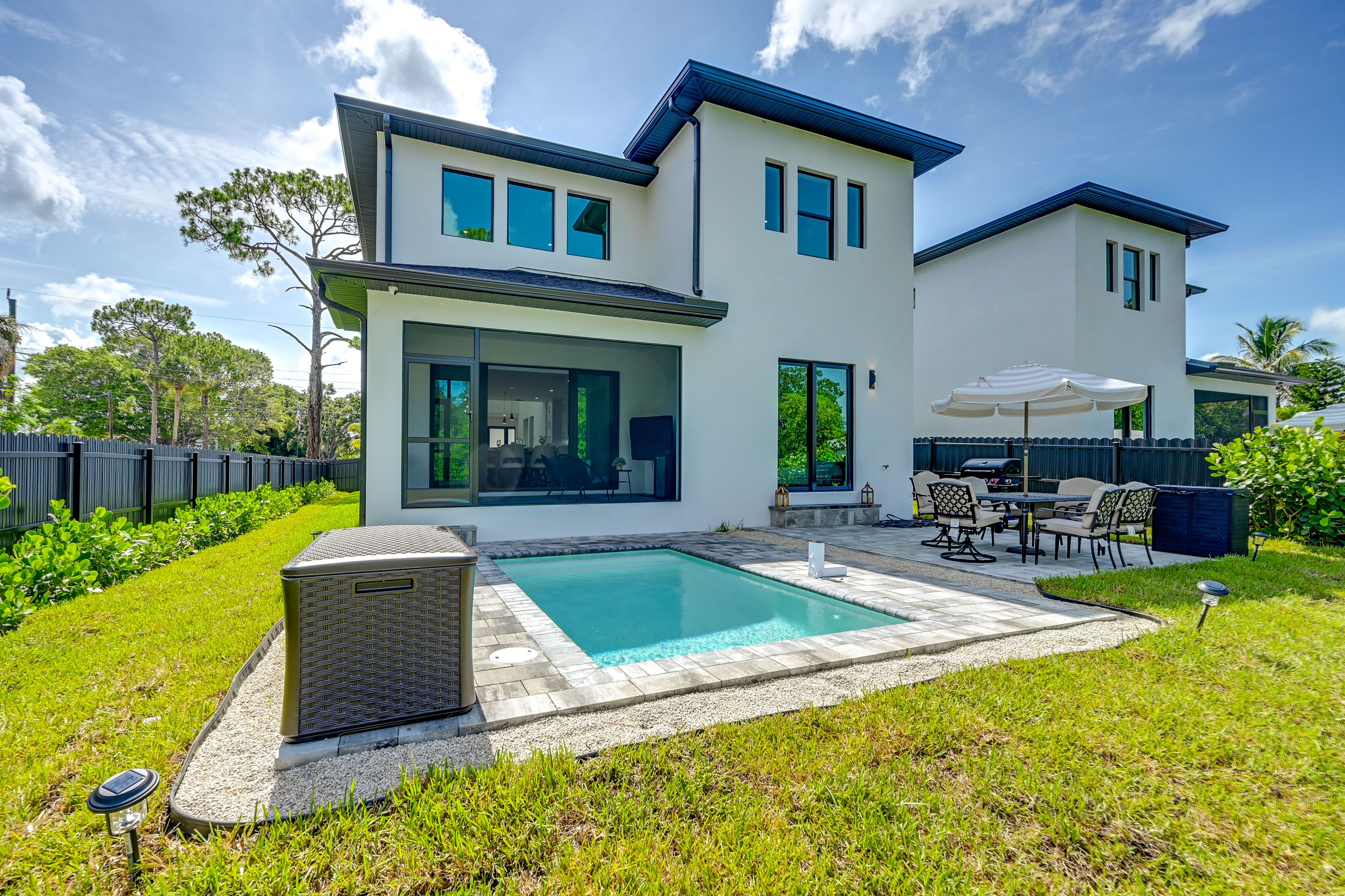 Pool | Patio | Gas Grill | Outdoor Dining Area