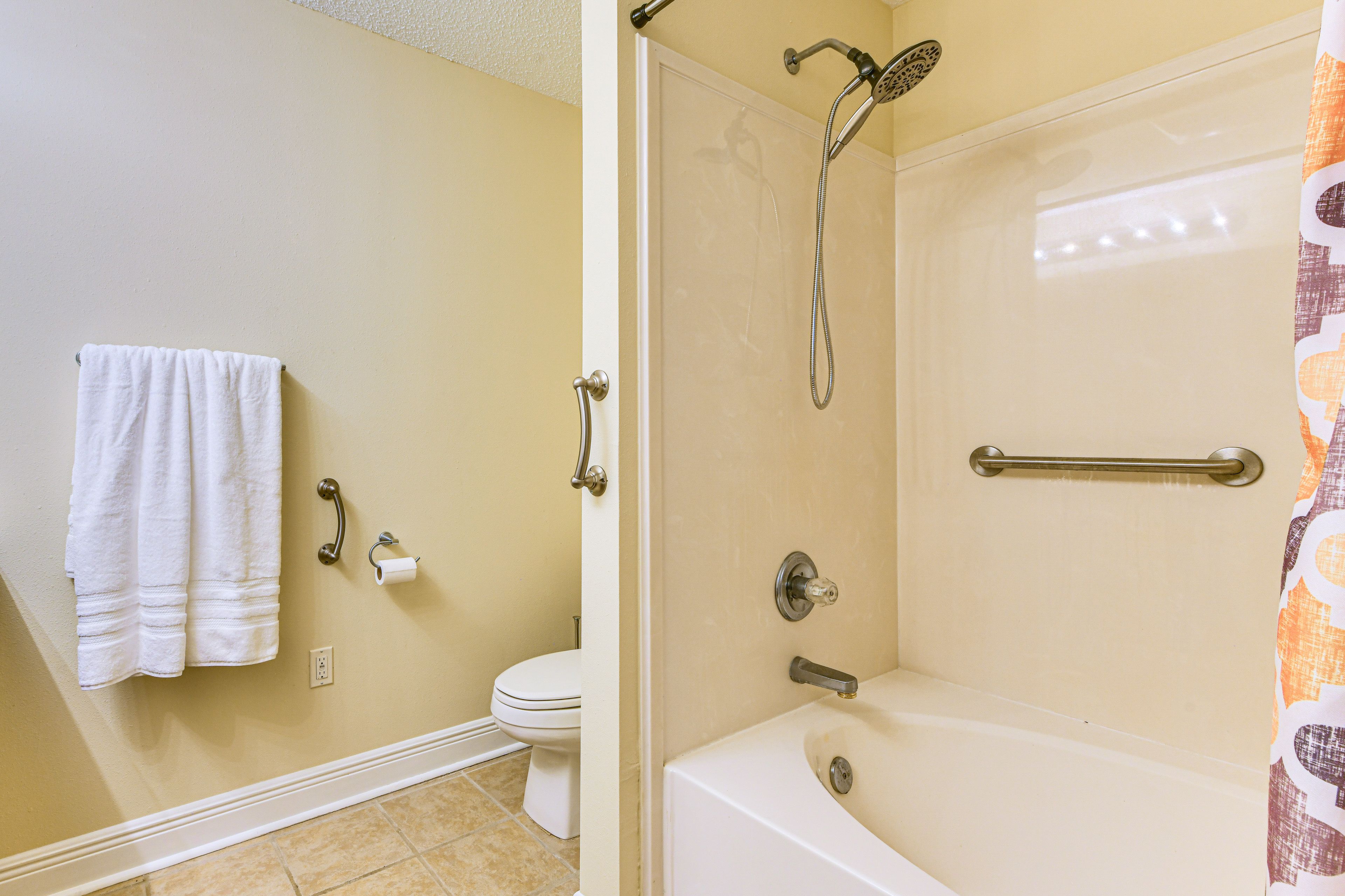 En-Suite Bathroom | Grab Rails | Towels Provided