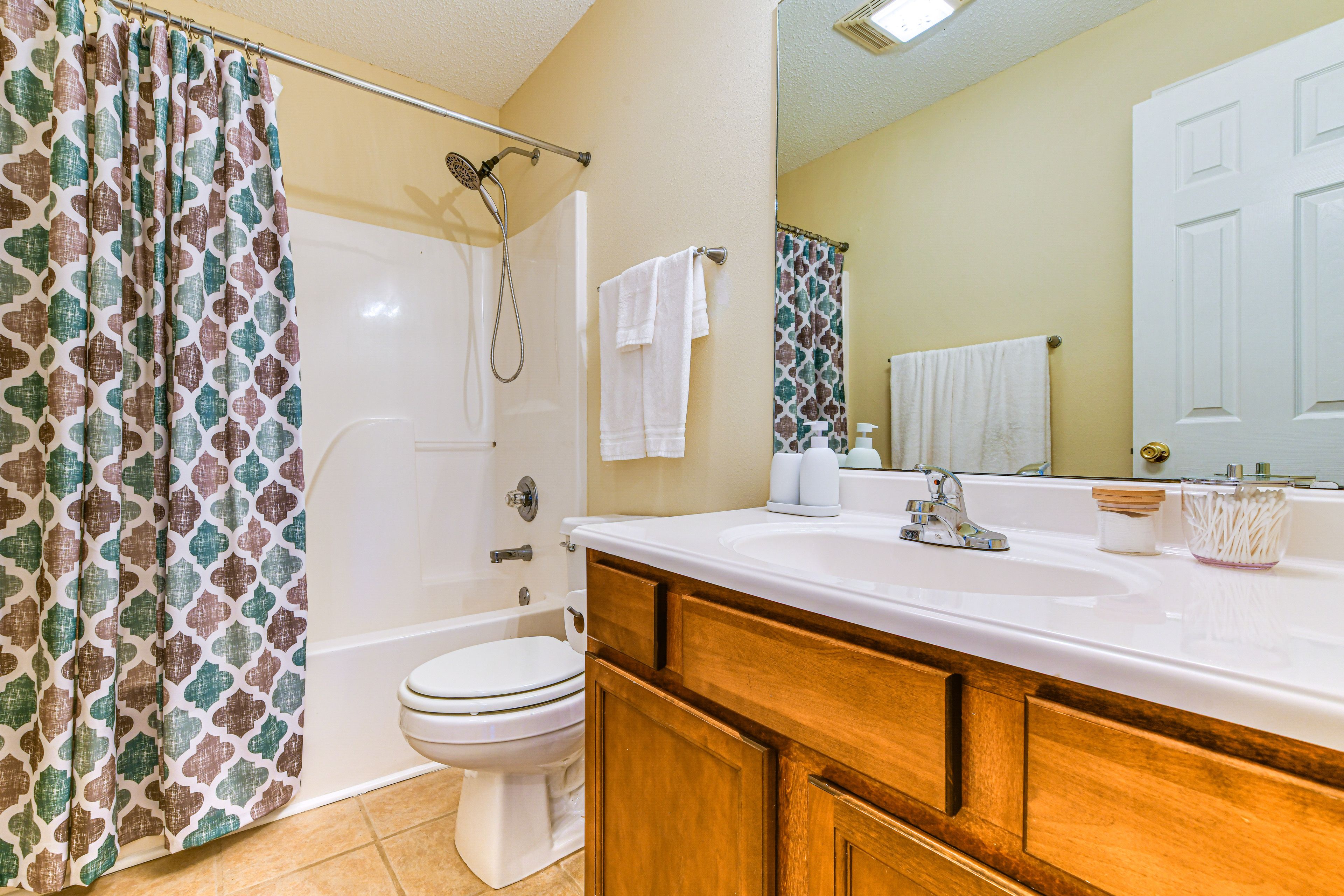 Full Bathroom