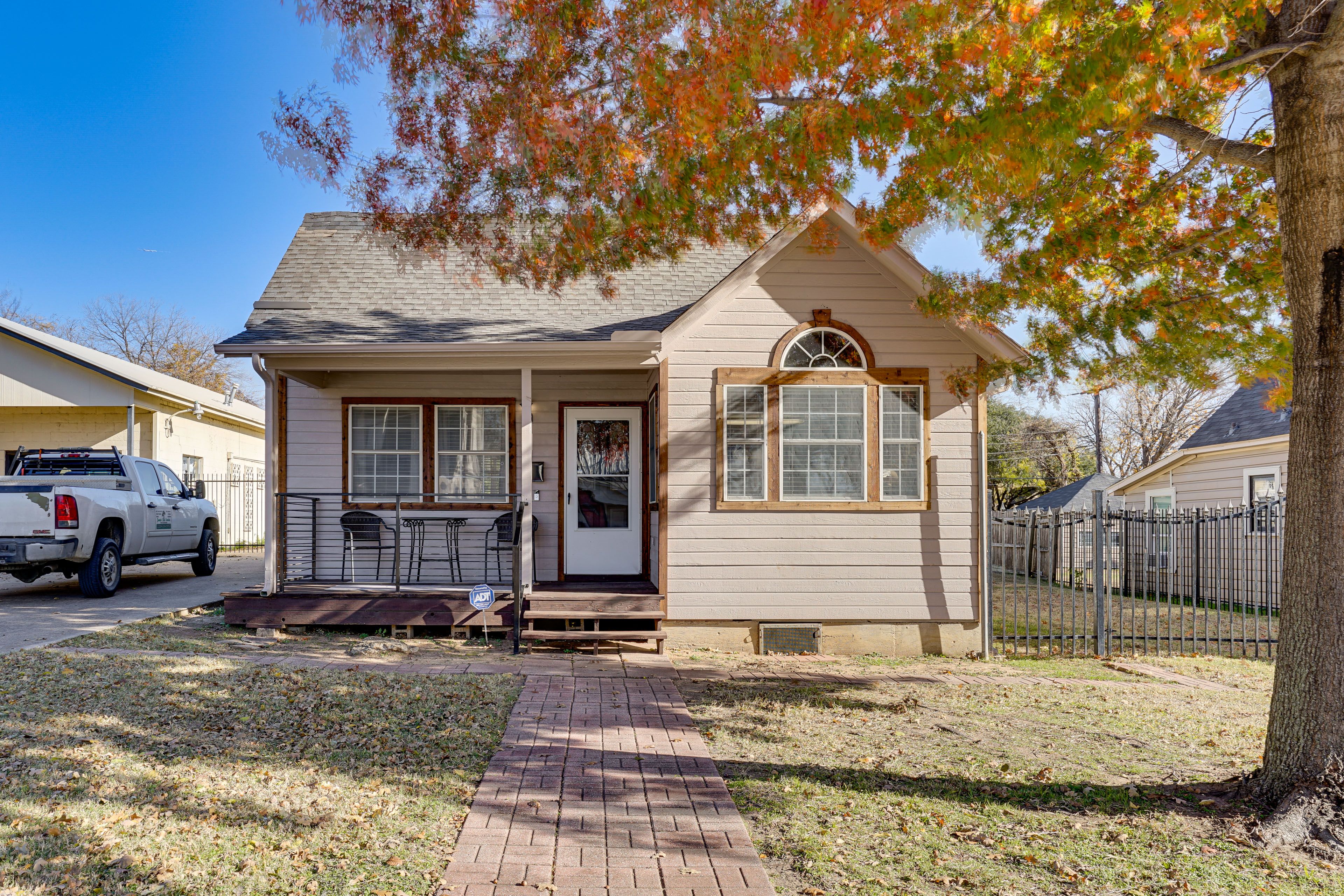 2-Story House | 12 Mi to the Fort Worth Stockyards