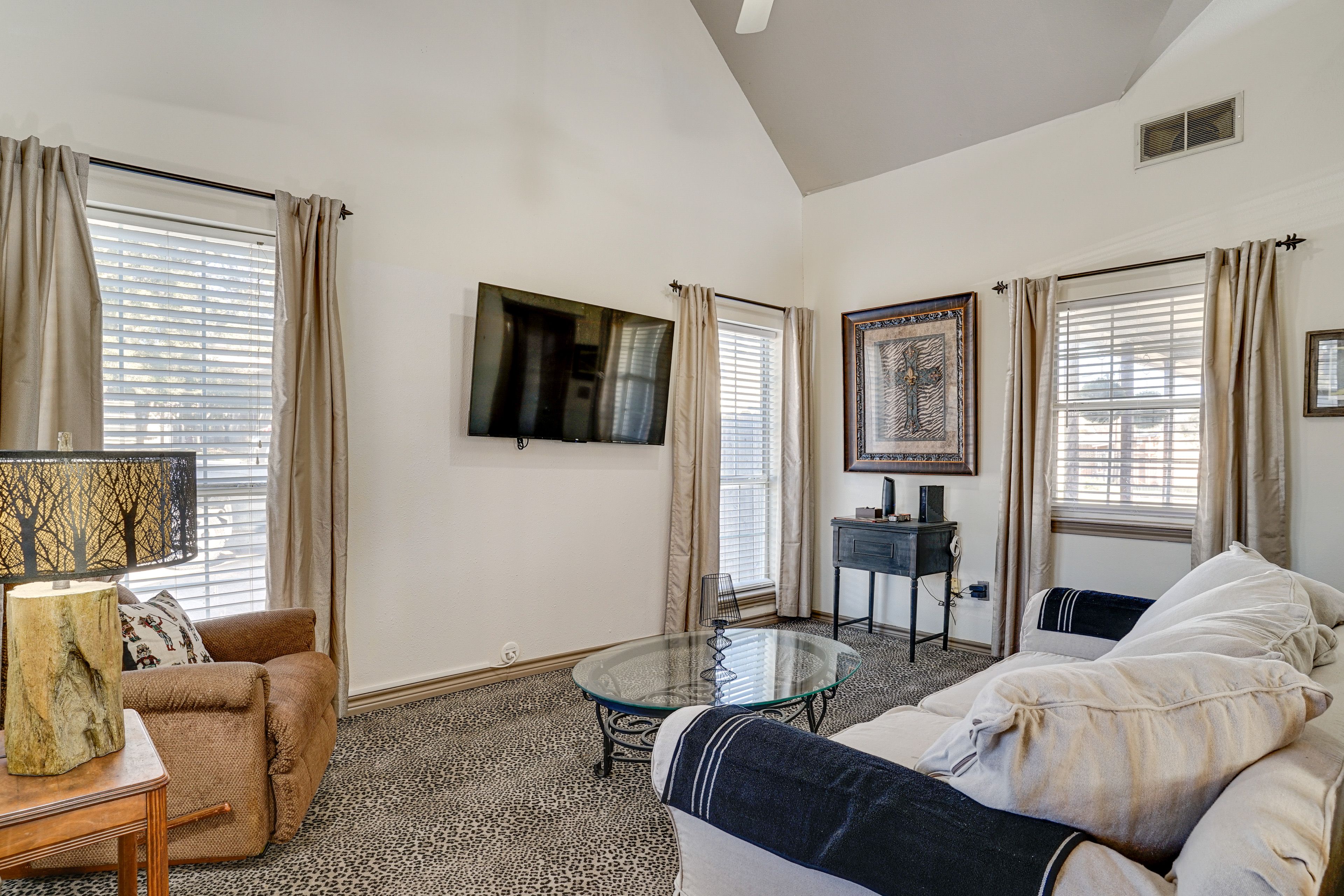 Interior | Central Heating & A/C | In-Unit Laundry