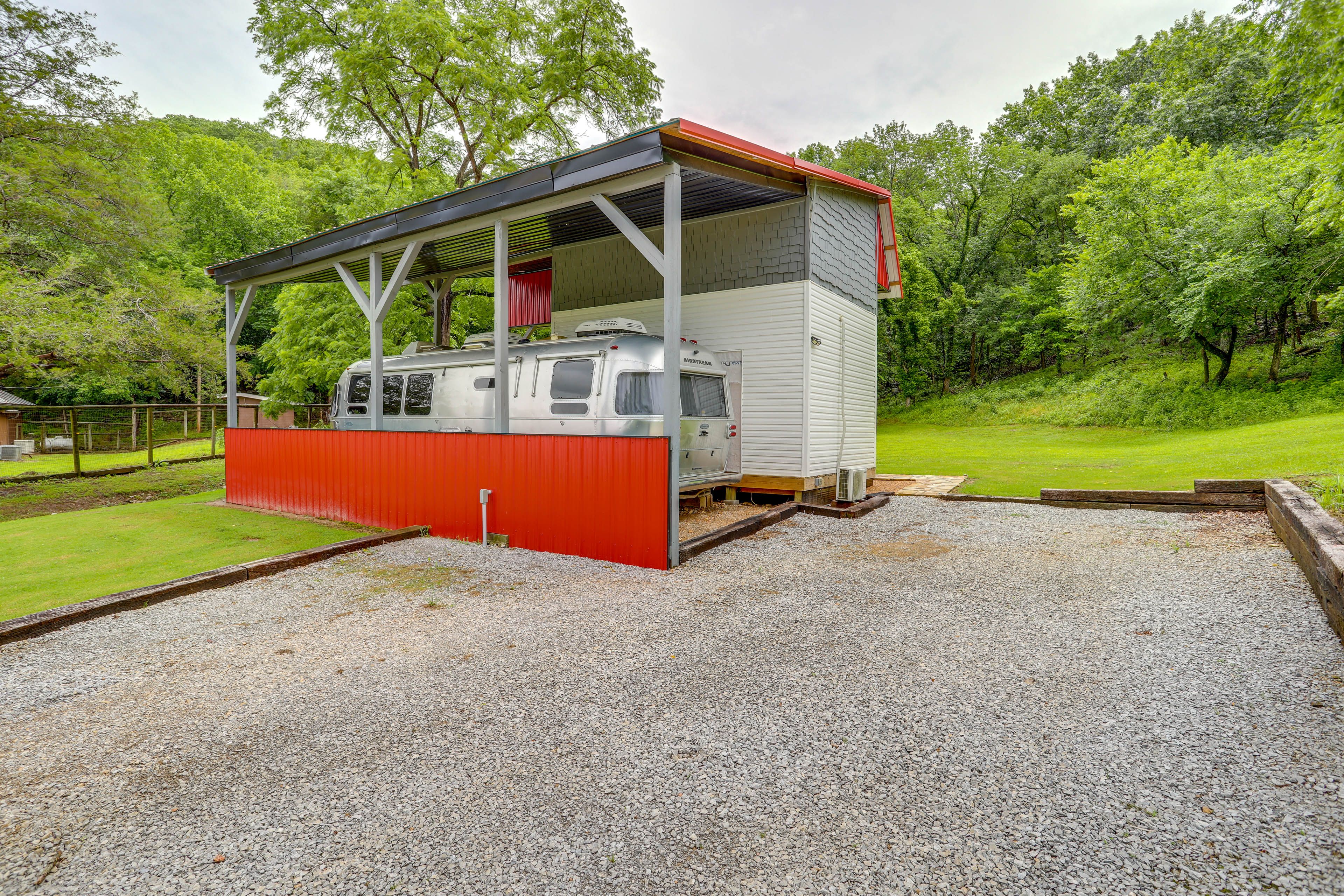 Parking | Driveway (3 Vehicles)