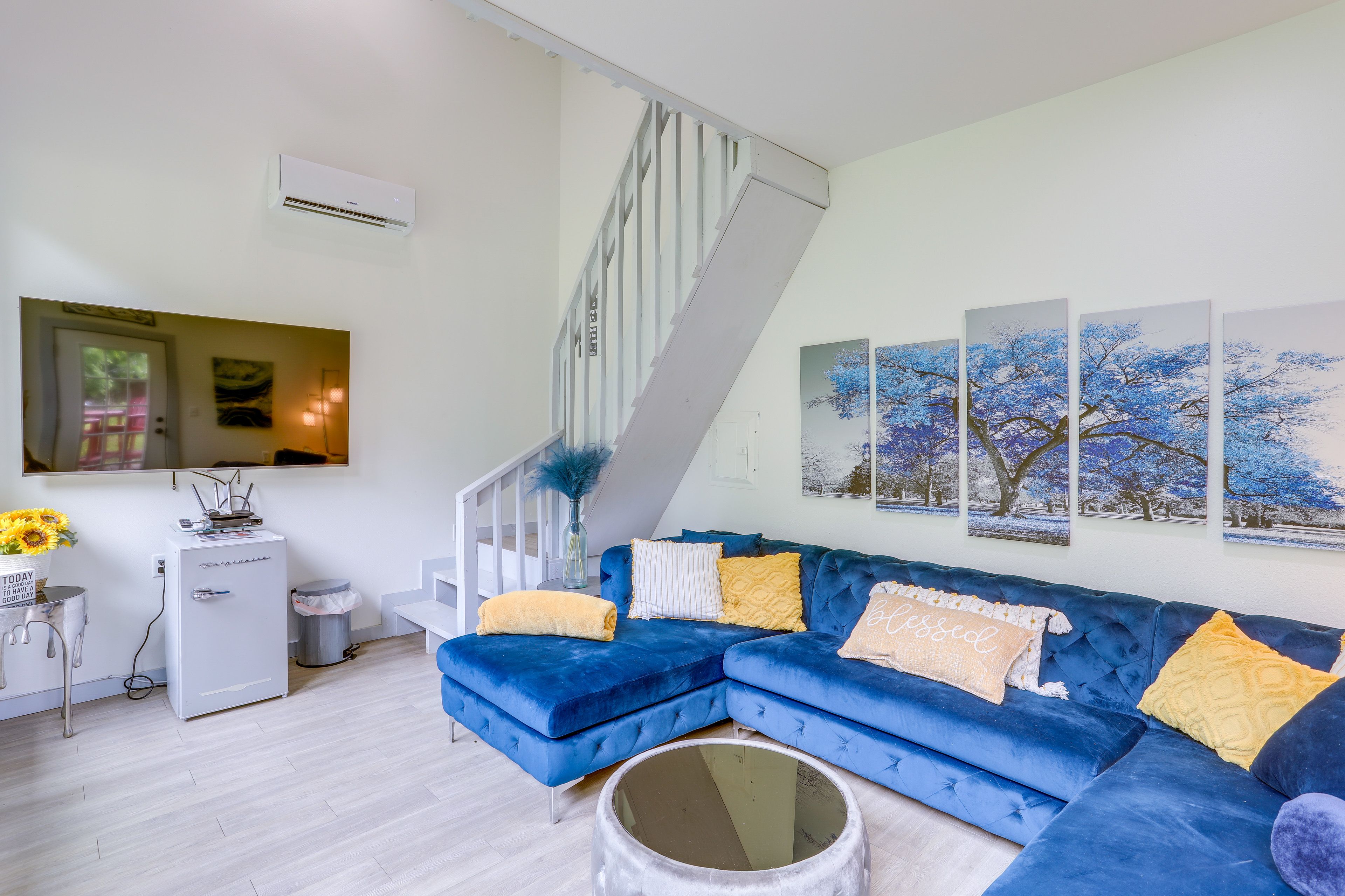 Mountain View Vacation Rental | Studio | 1BA | 1,000 Sq Ft | 4 Steps Required