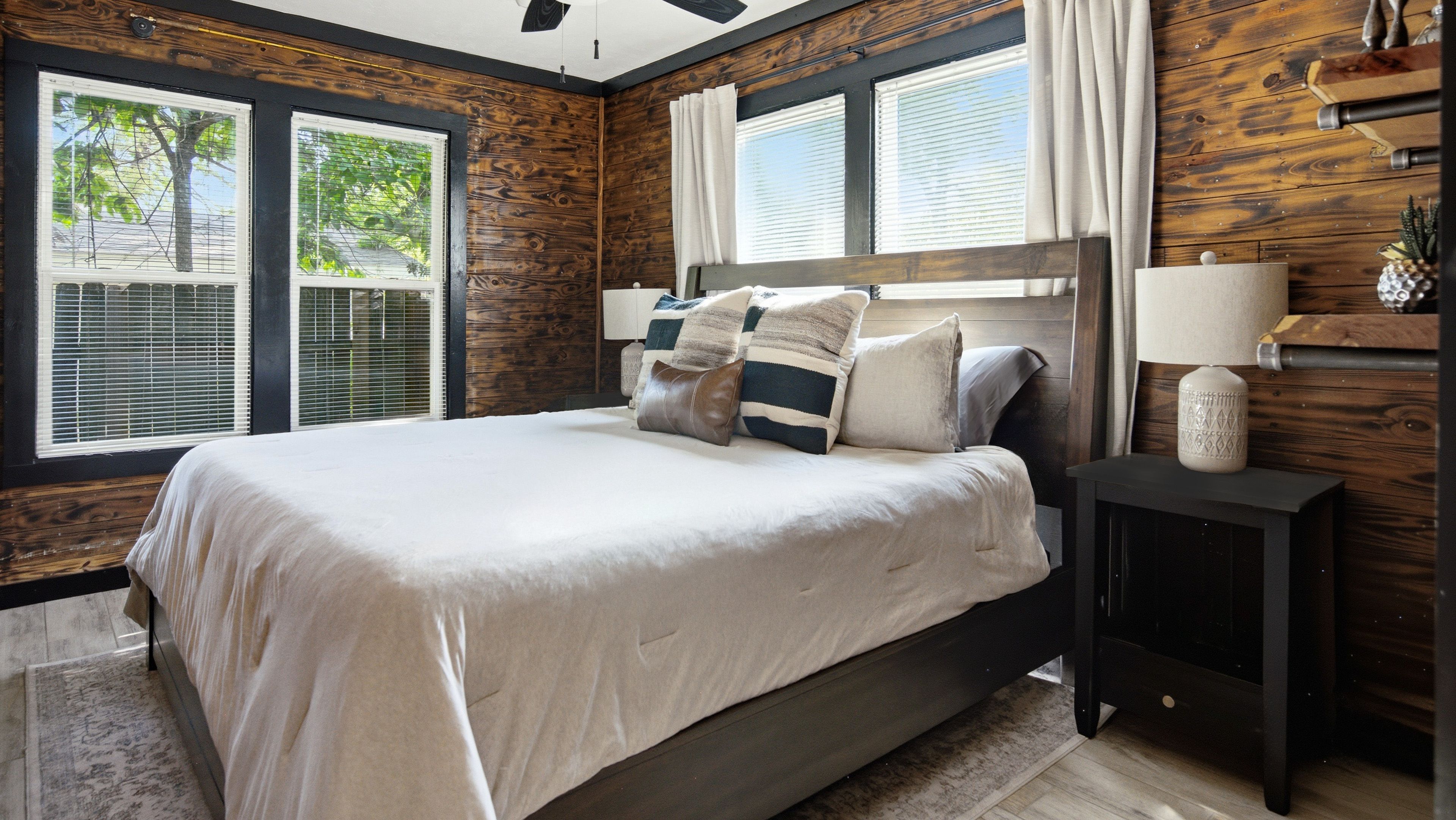 Bedroom 2 | King Bed | Smart TV