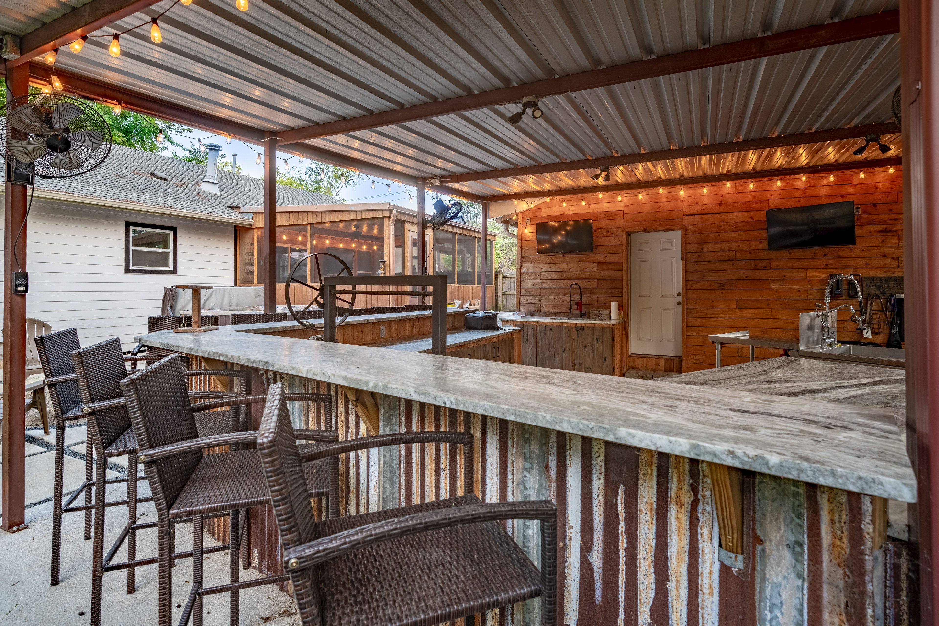 Outdoor Kitchen