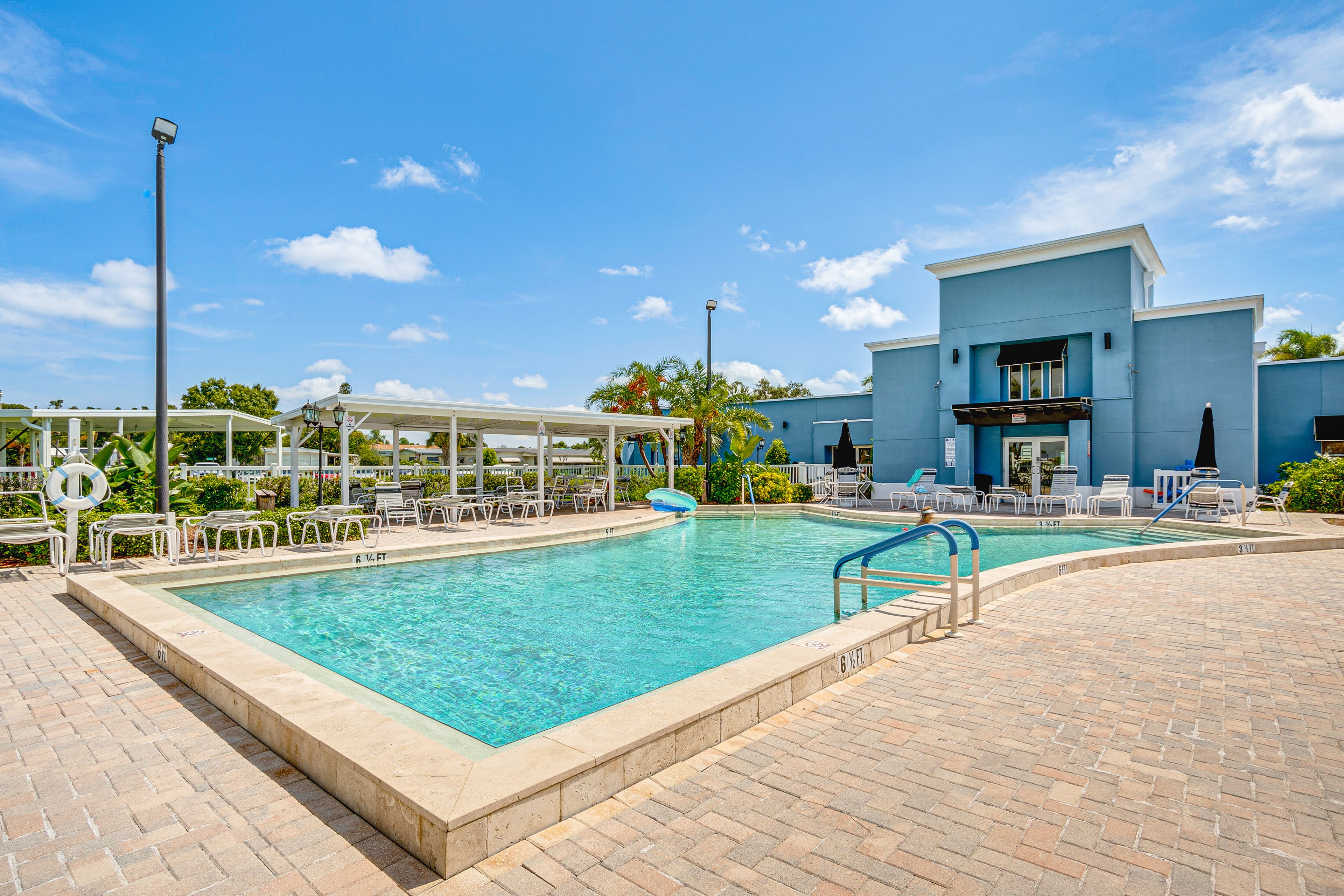 The Winds of St. Armands North | Community Pool Area