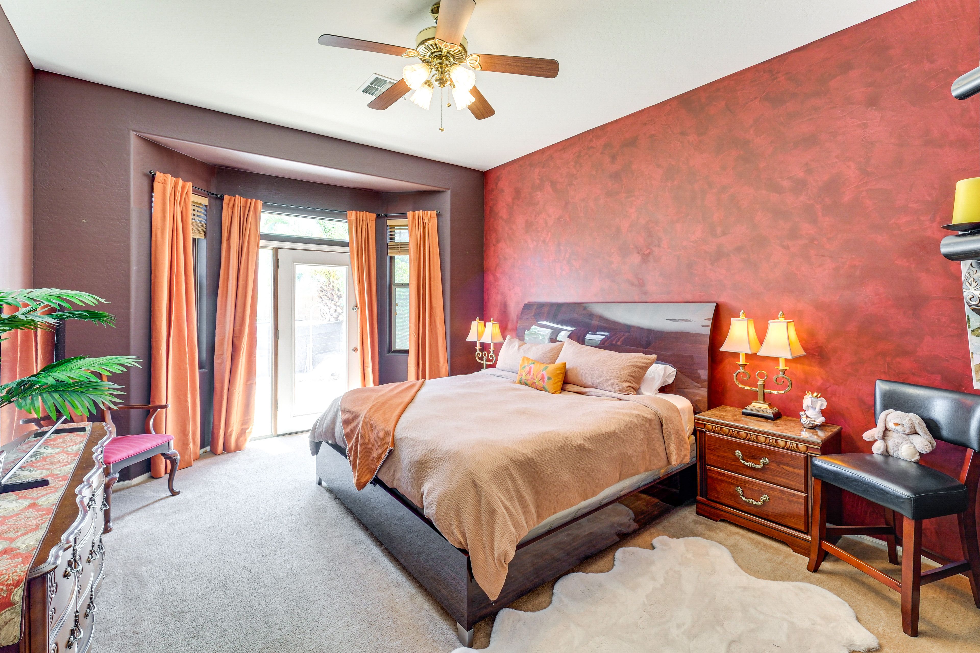 Bedroom 1 | King Bed | En-Suite Bathroom