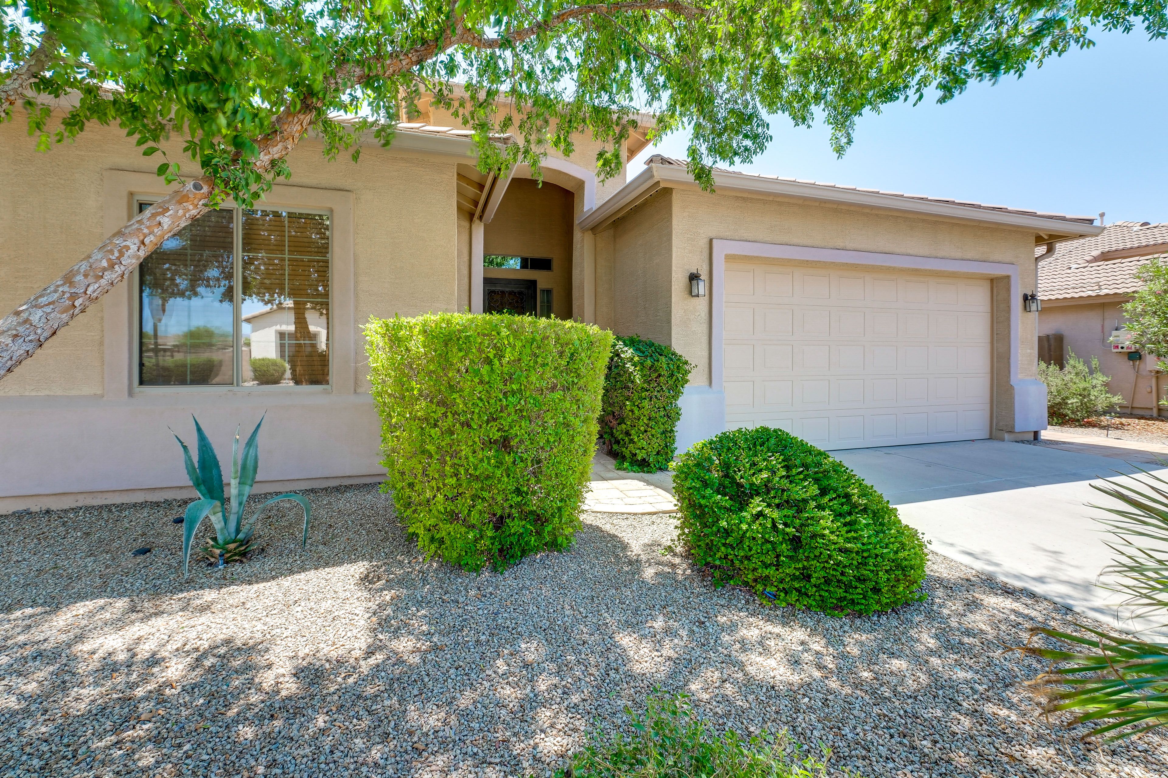 Home Exterior | Parking | Driveway (2 Vehicles)