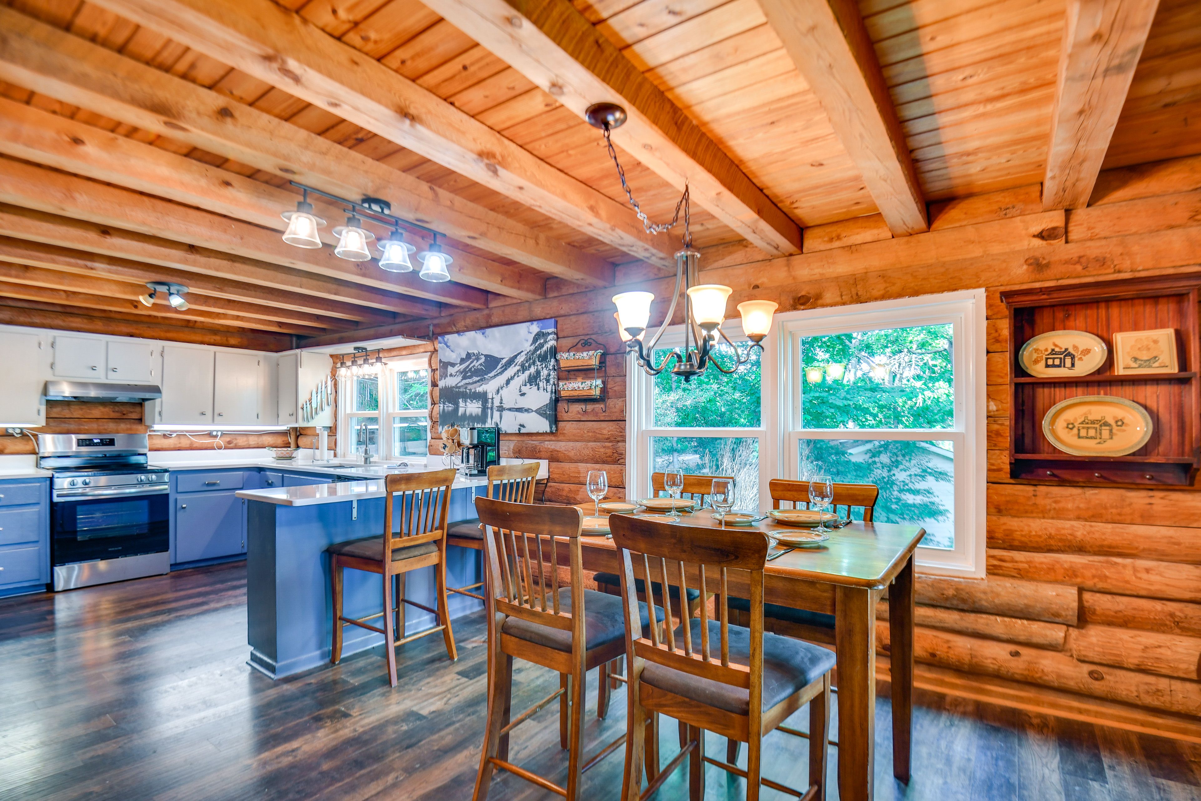 Dining Table | Dishware/Flatware | Breakfast Bar | 1st Floor