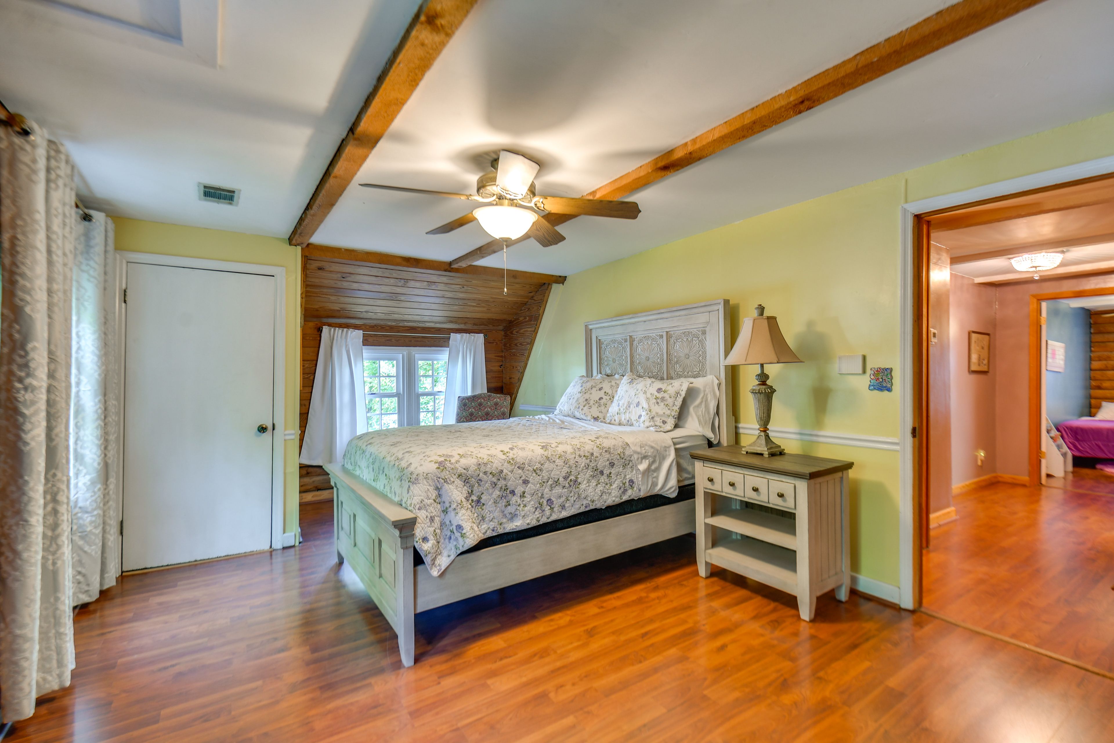 Bedroom 2 | Queen Bed | 2nd Floor