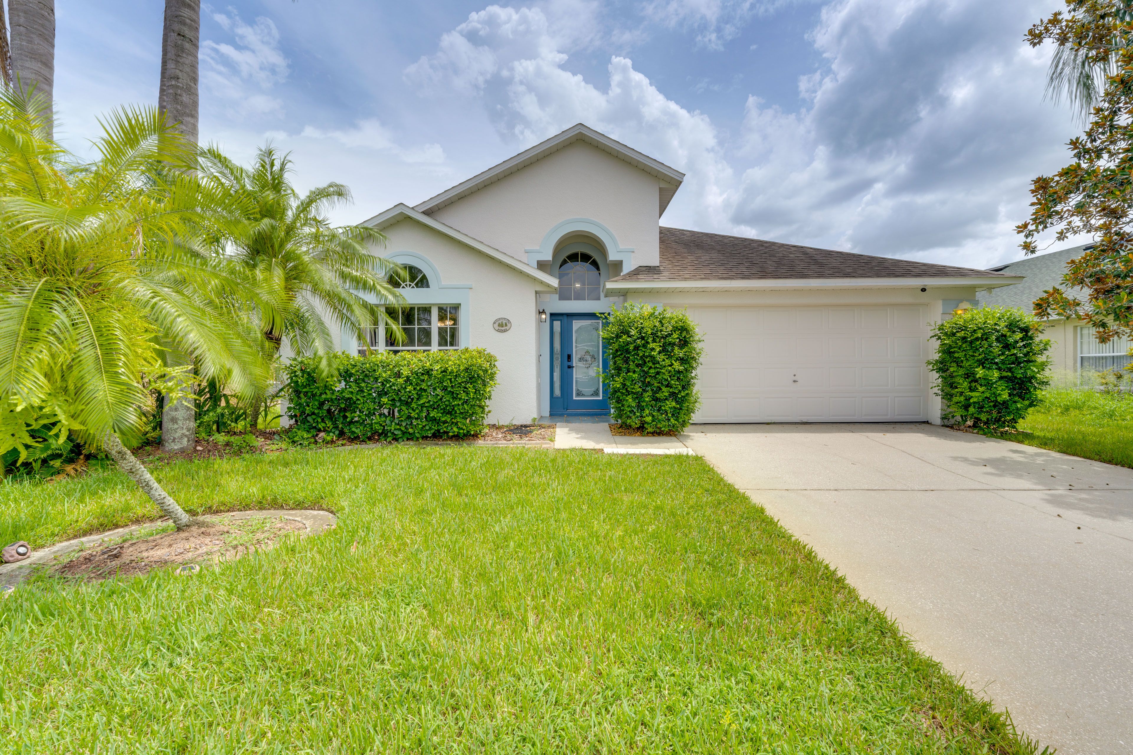 Property Exterior | Single-Story Home | Screened Pool