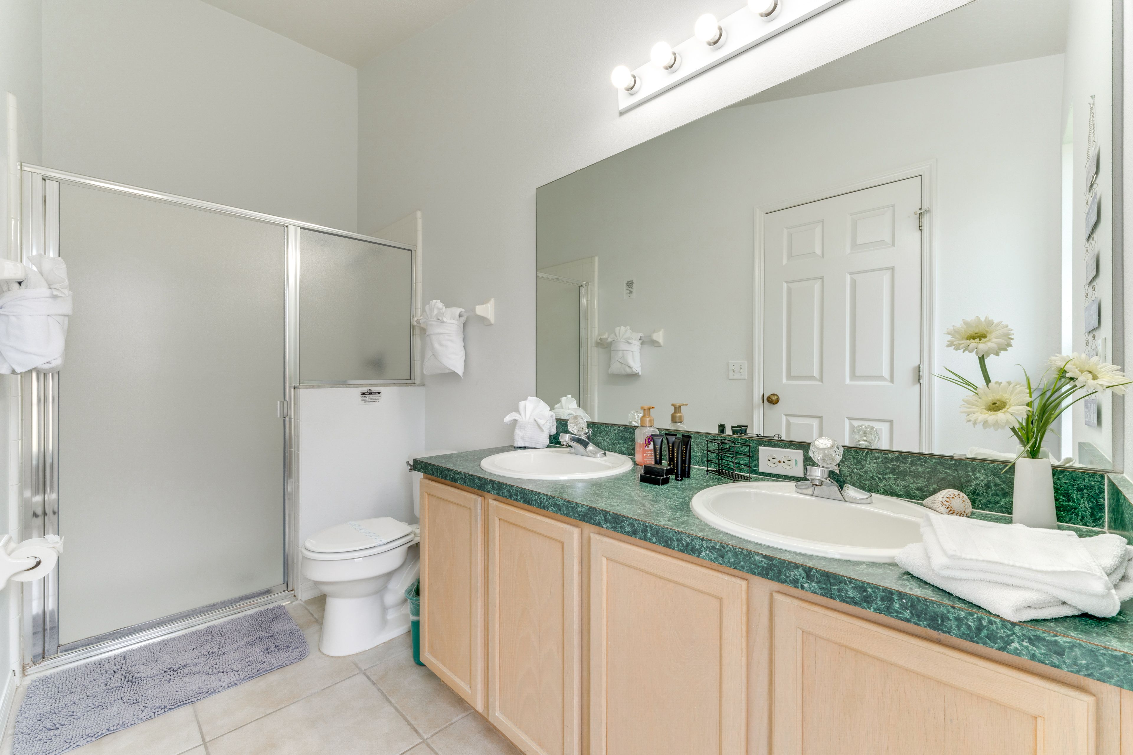 Full Bathroom