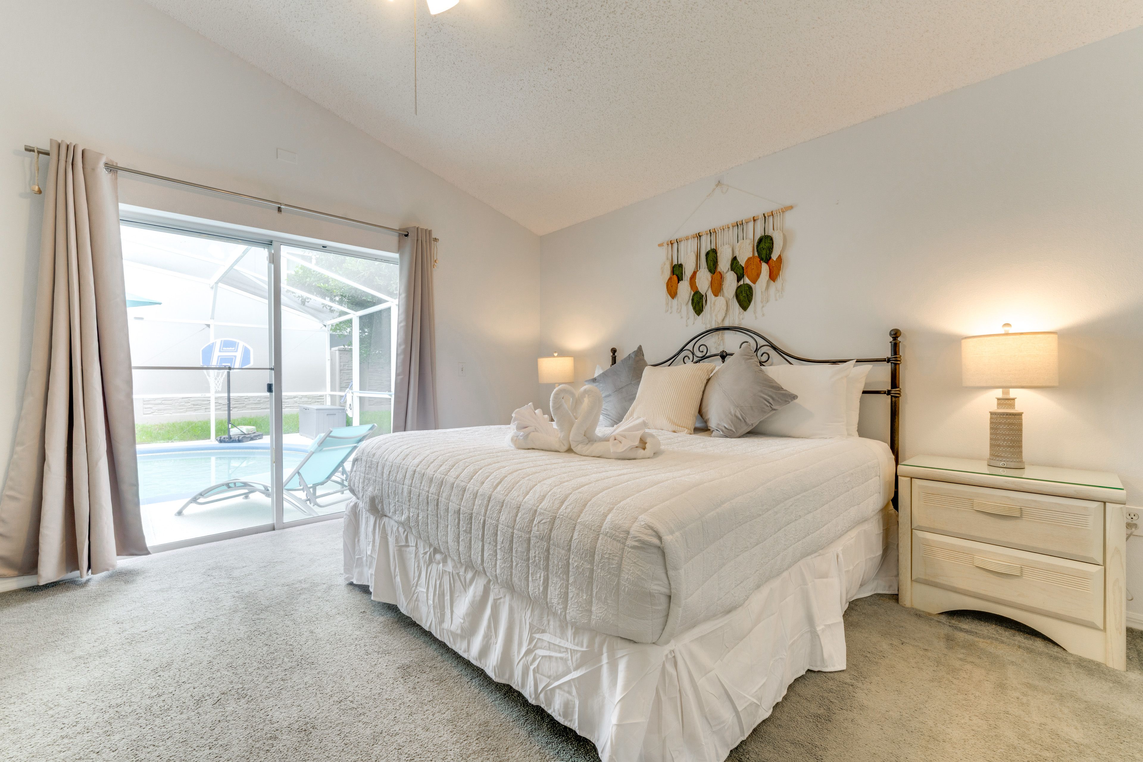 Bedroom 1 | King Bed | En-Suite Bathroom