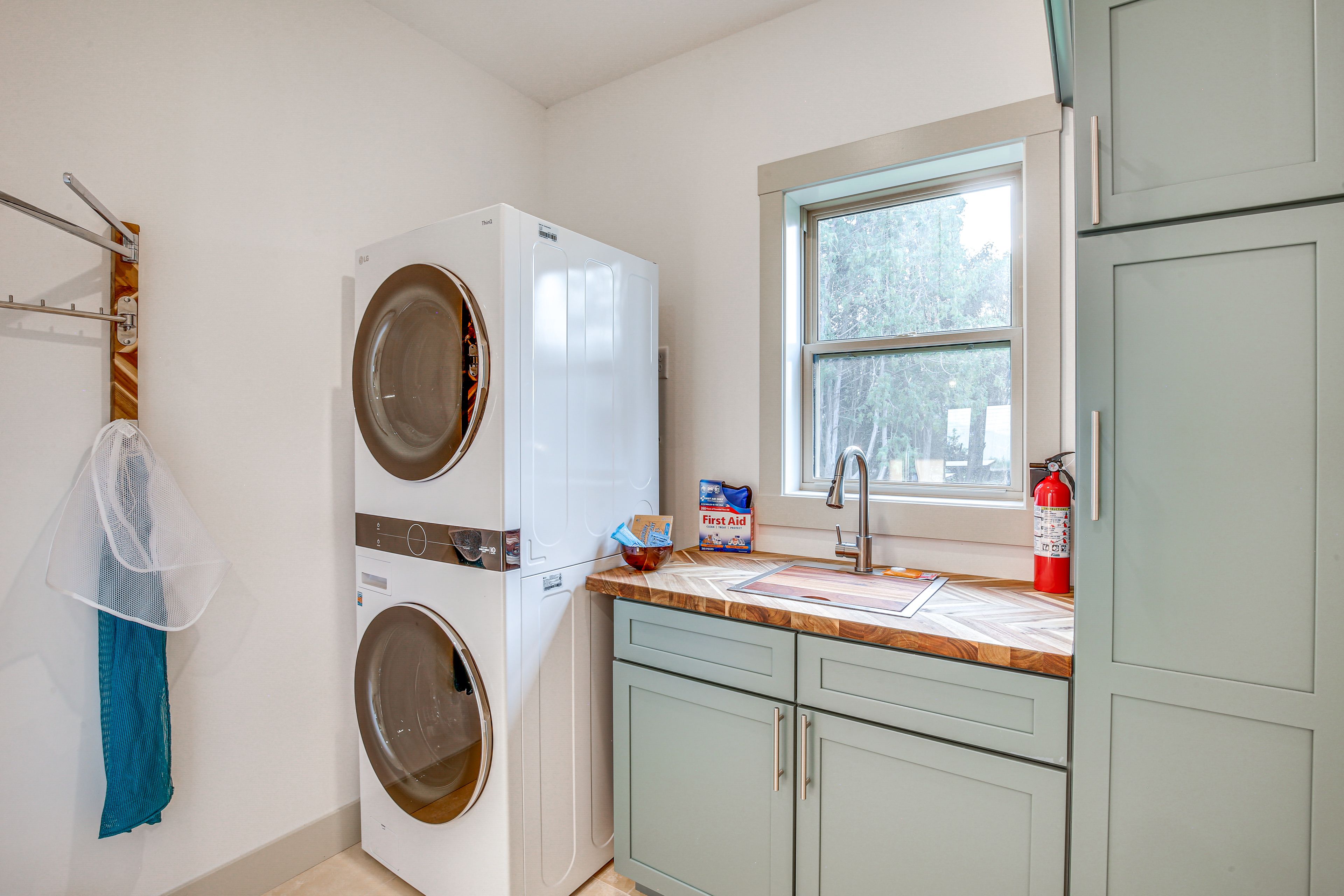 Laundry | Wet Bar