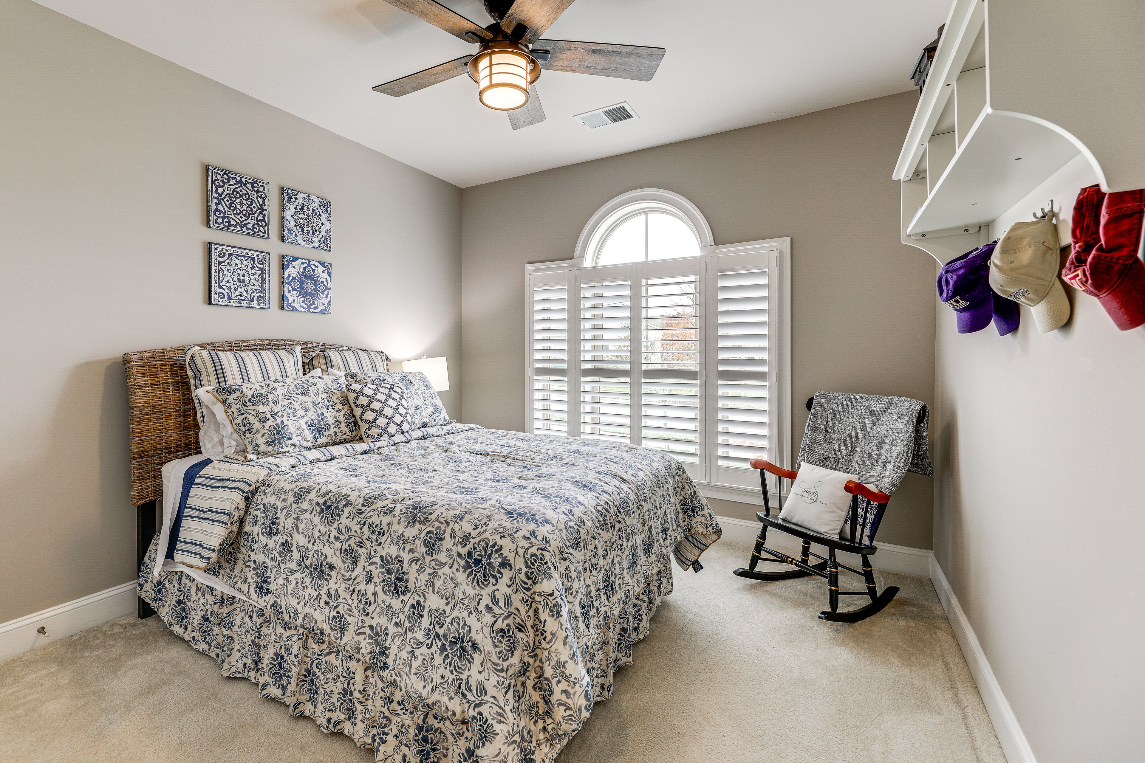 Bedroom 1 | 1st Floor | Queen Bed | Linens Provided