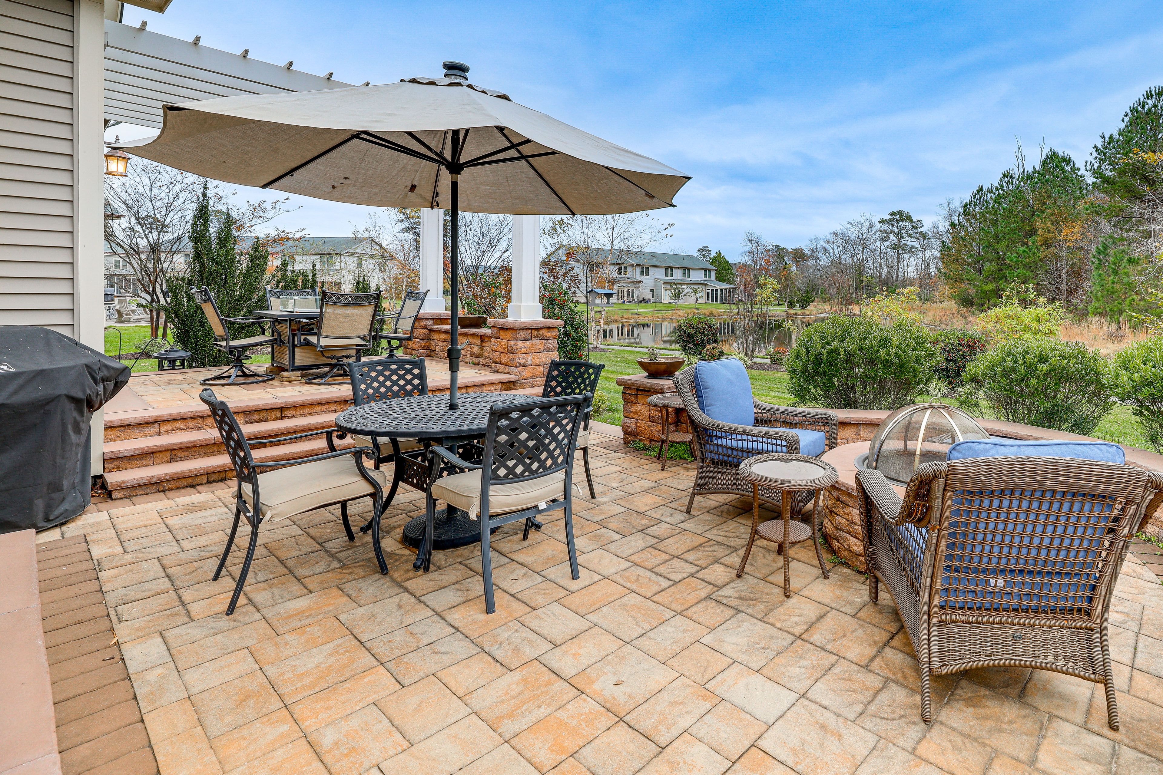 Furnished Patio | Wood-Burning Fire Pit & Gas Fire Pit