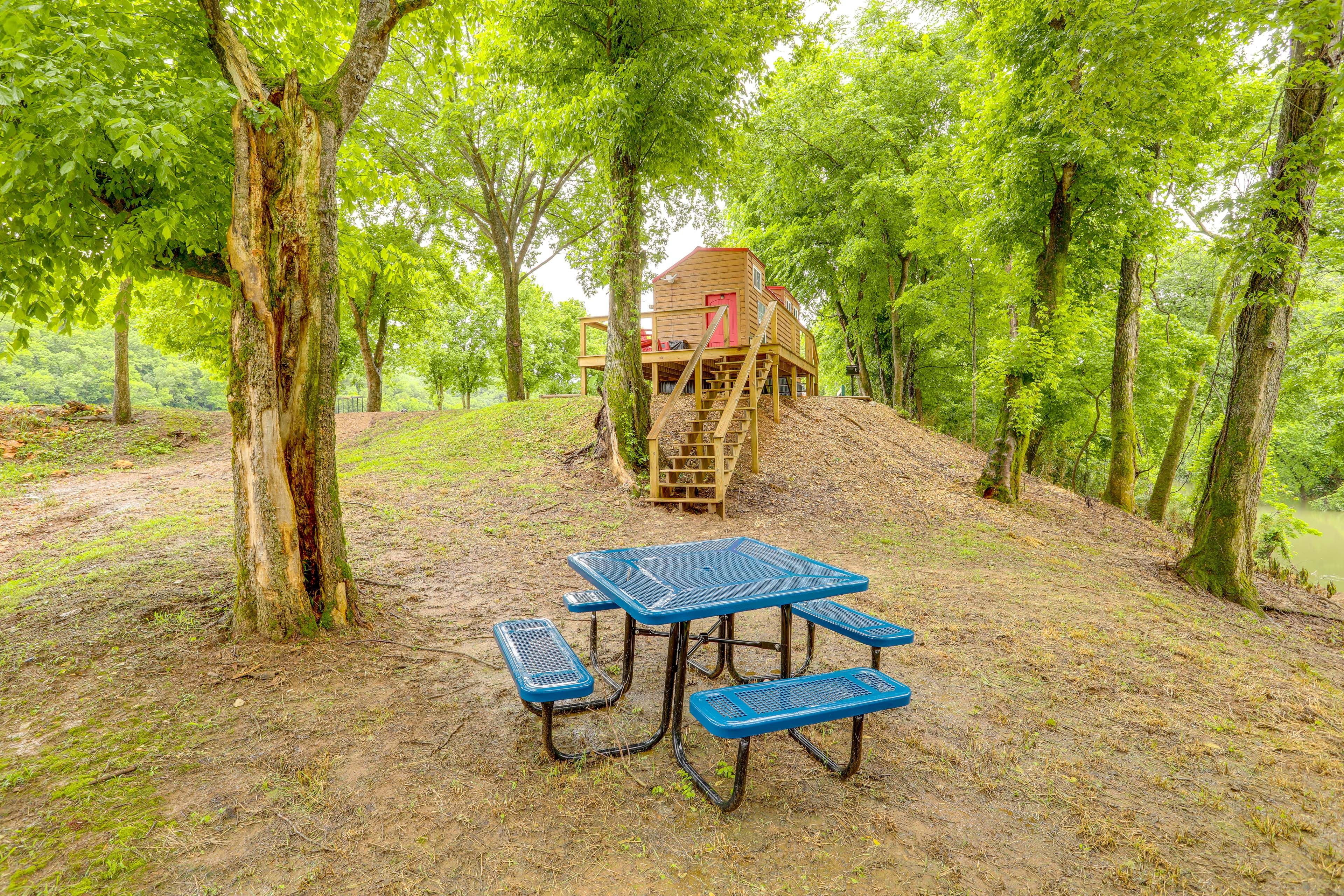 Mountain View Vacation Rental | Studio | 1BA | 500 Sq Ft | Stairs Required