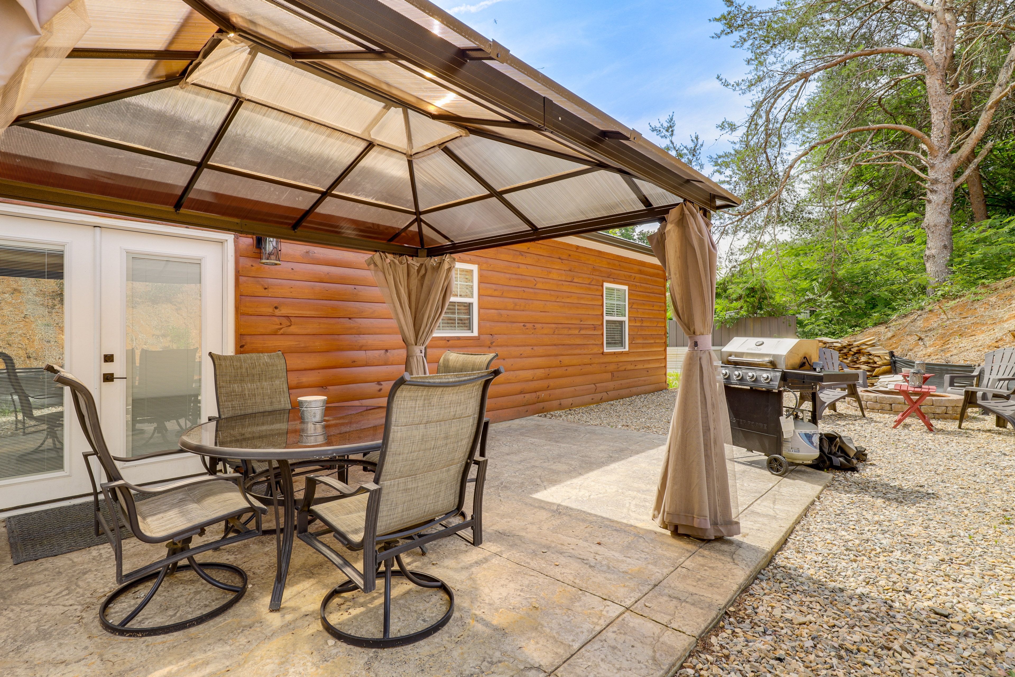 Newport Vacation Rental | 3BR | 2BA | 1,450 Sq Ft | Step-Free Entry