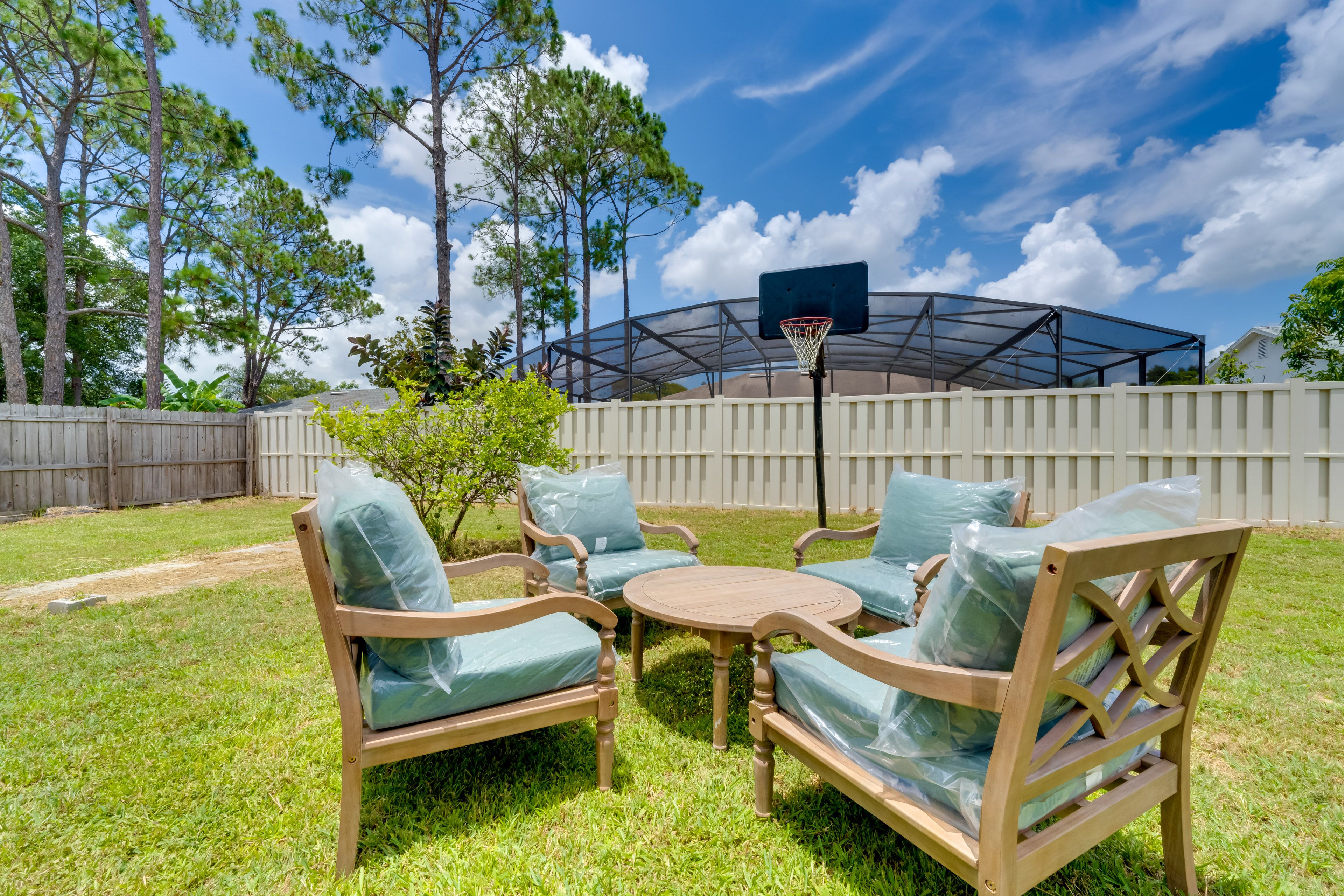 Kissimmee Vacation Rental | 3BR | 1BA | 1 Step Required | 1,150 Sq Ft