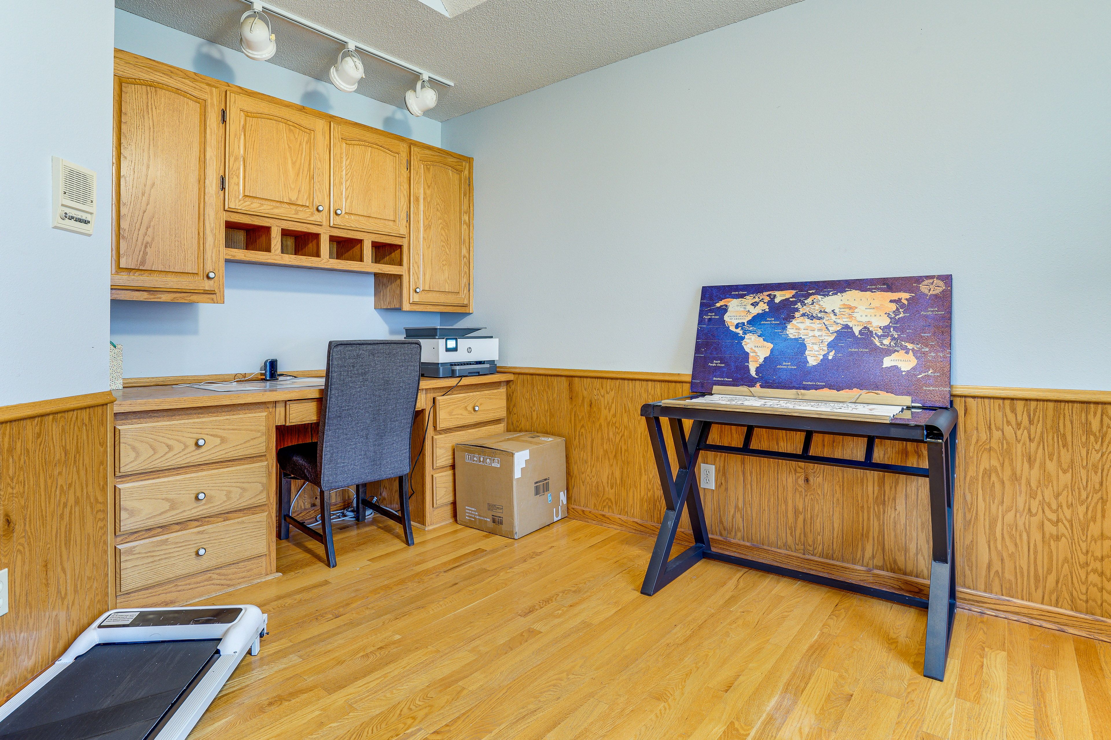 Dedicated Office | Printer | Free WiFi | Treadmill | 1st Floor