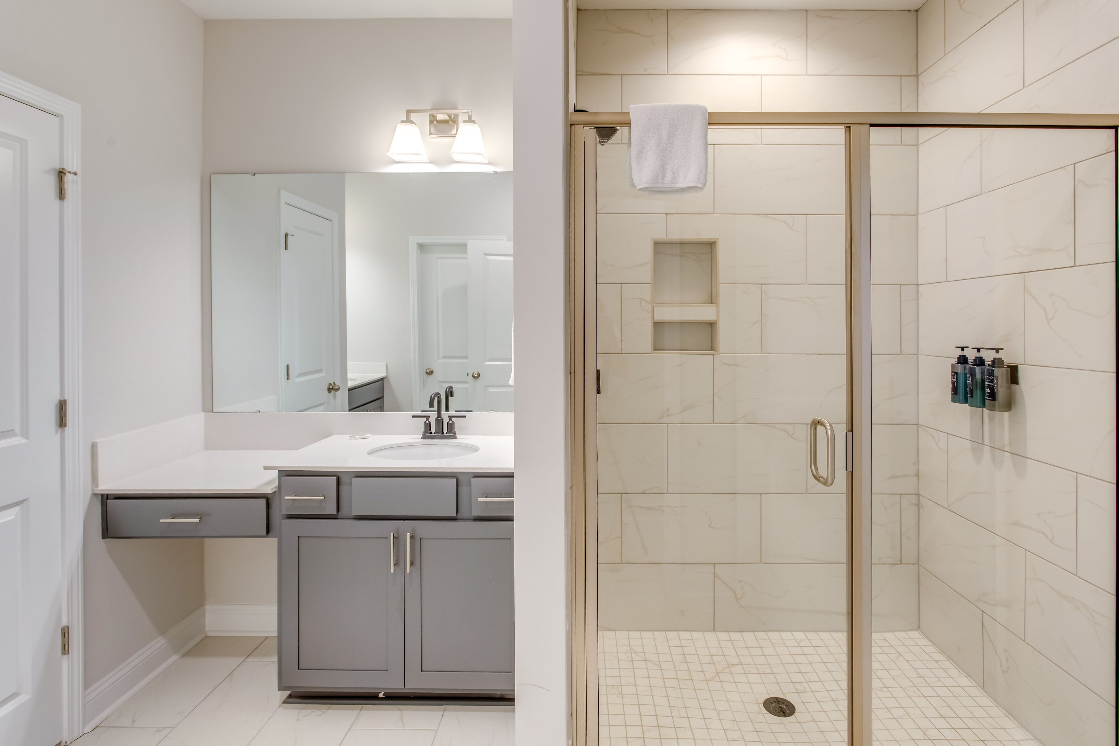 En-Suite Bathroom | 1st Floor