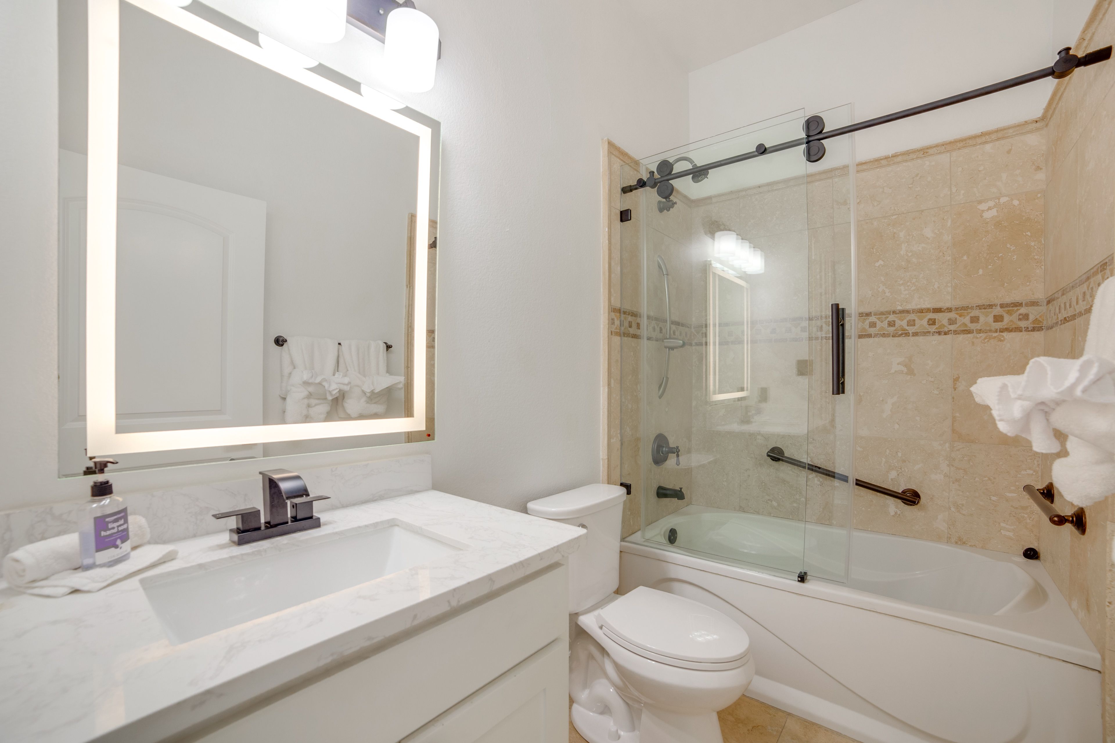 Full Bath | 1st Floor