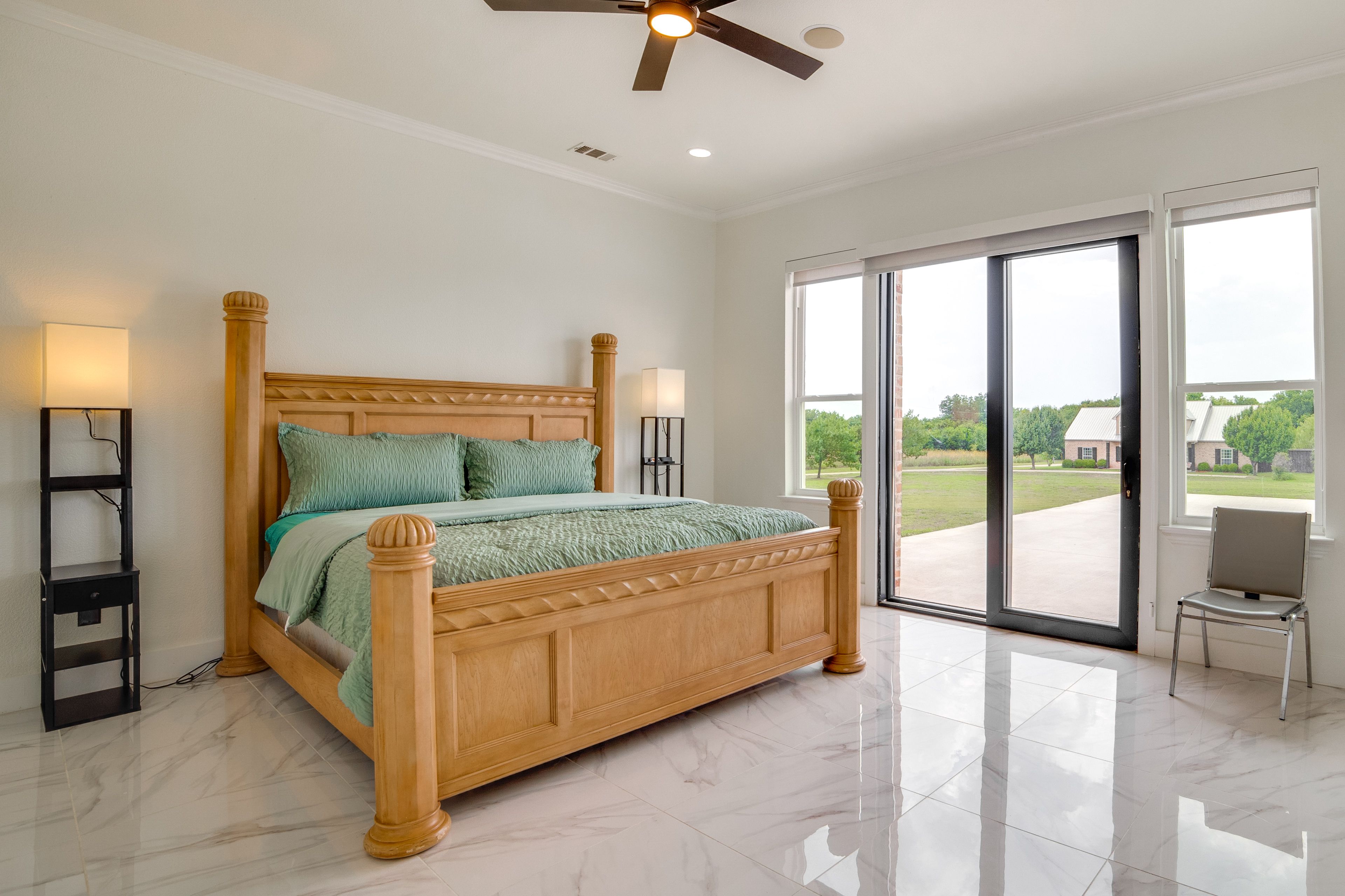 Bedroom 1 | King Bed | Linens | 1st Floor