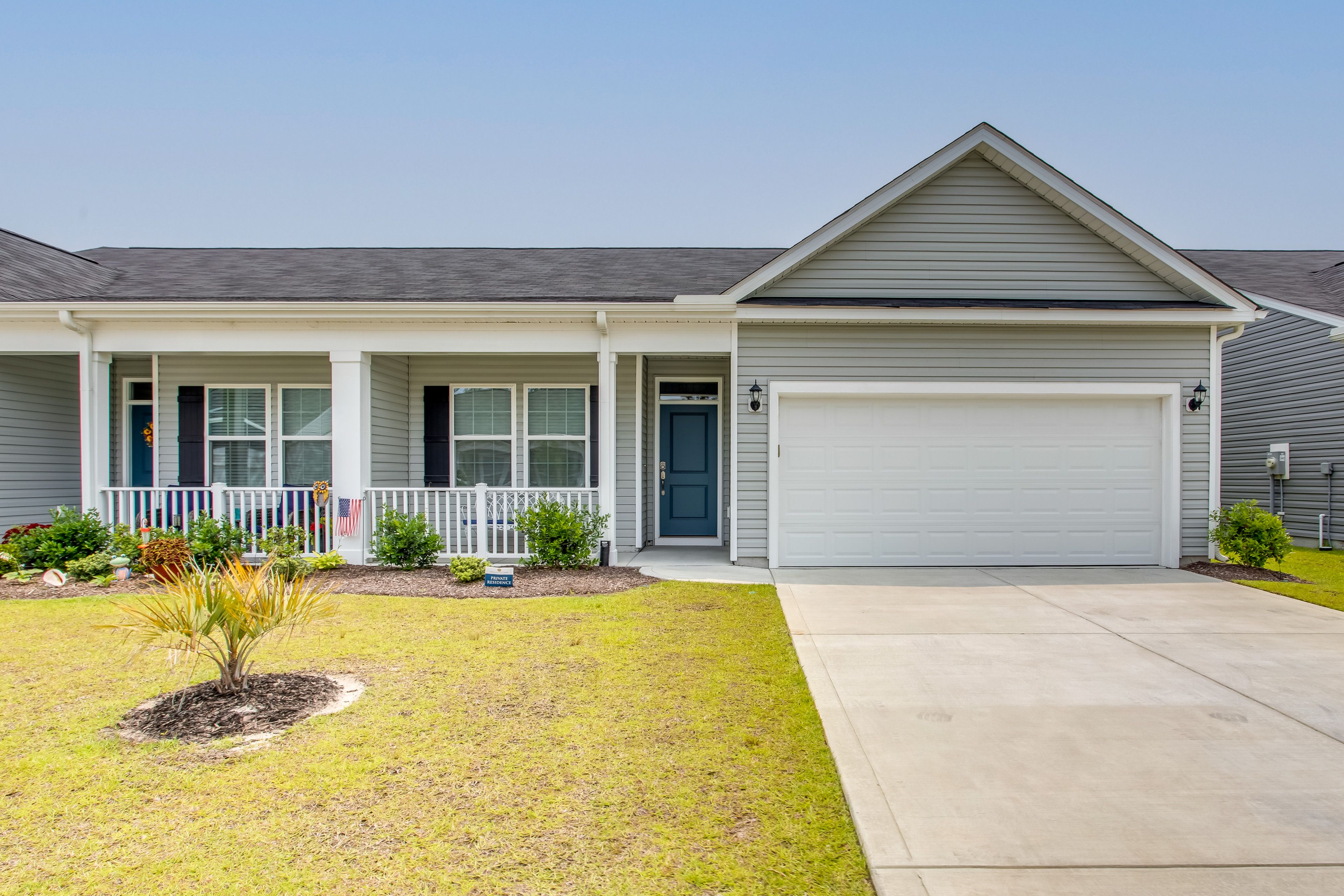 Duplex Exterior | < 1 Mi to Shopping Center
