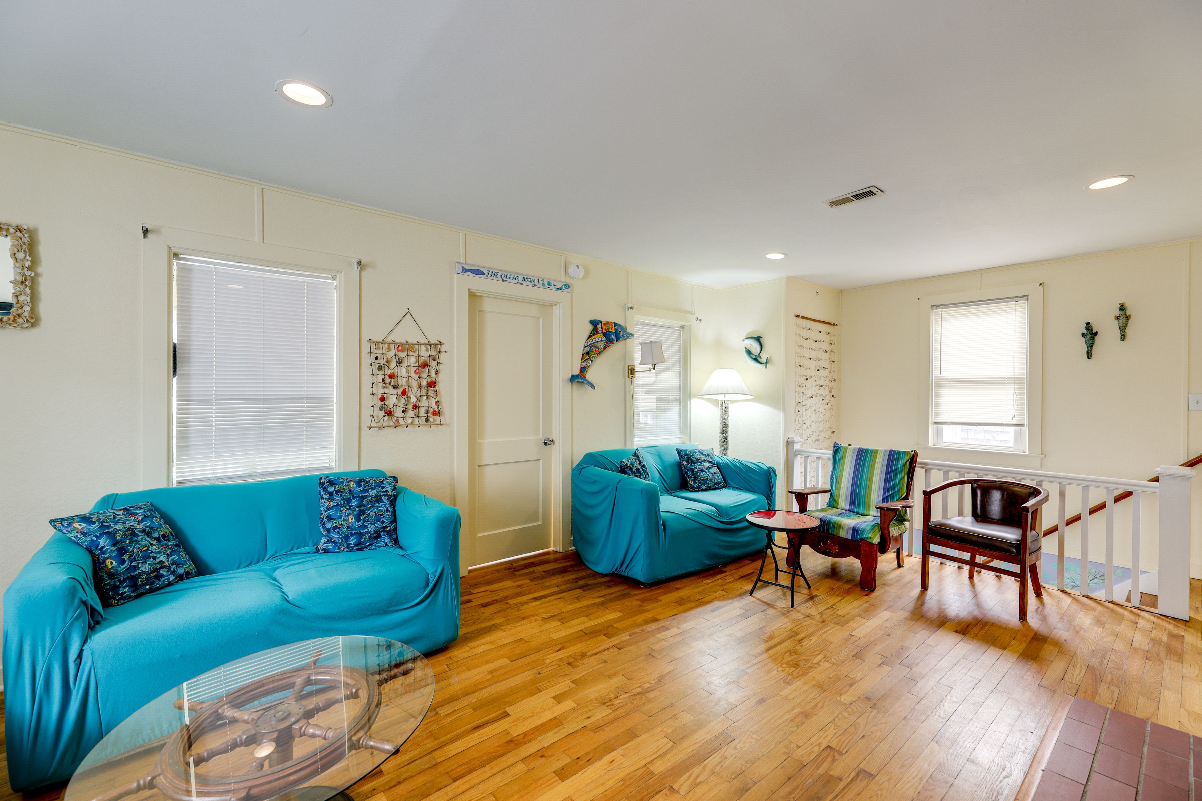 Living Room | Free WiFi | Smart TV | 2nd Floor