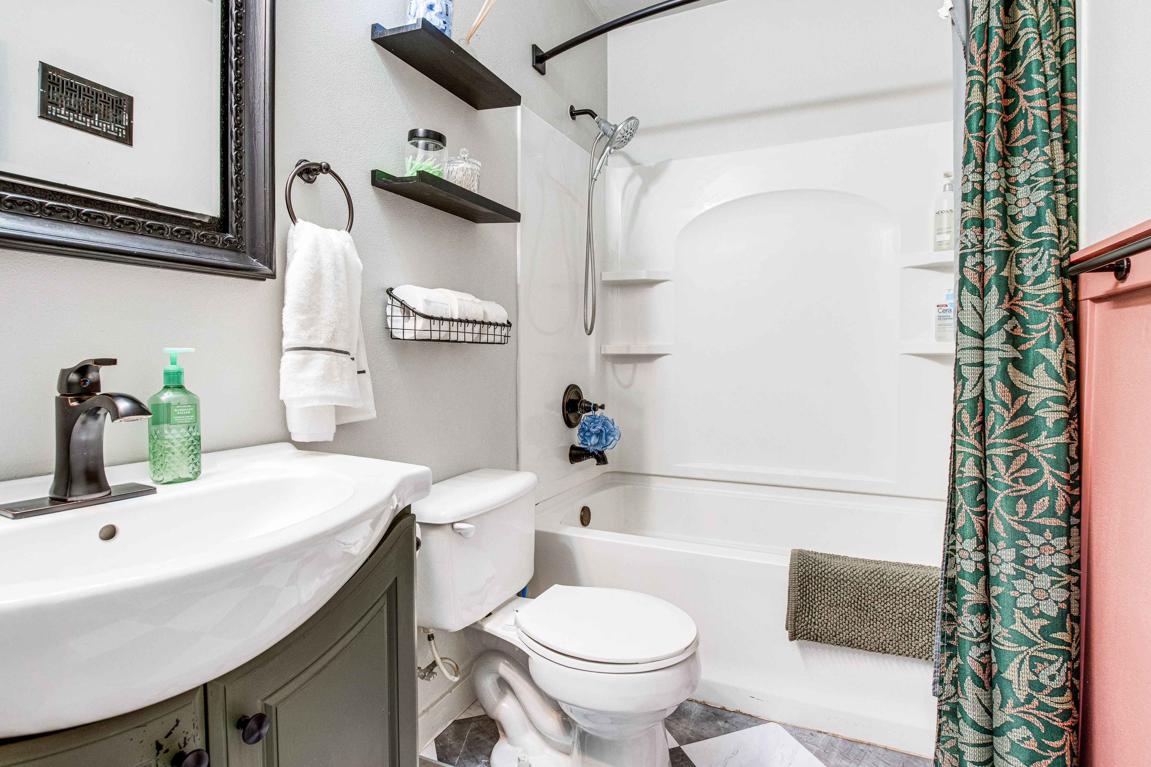 Bathroom | Towels Provided