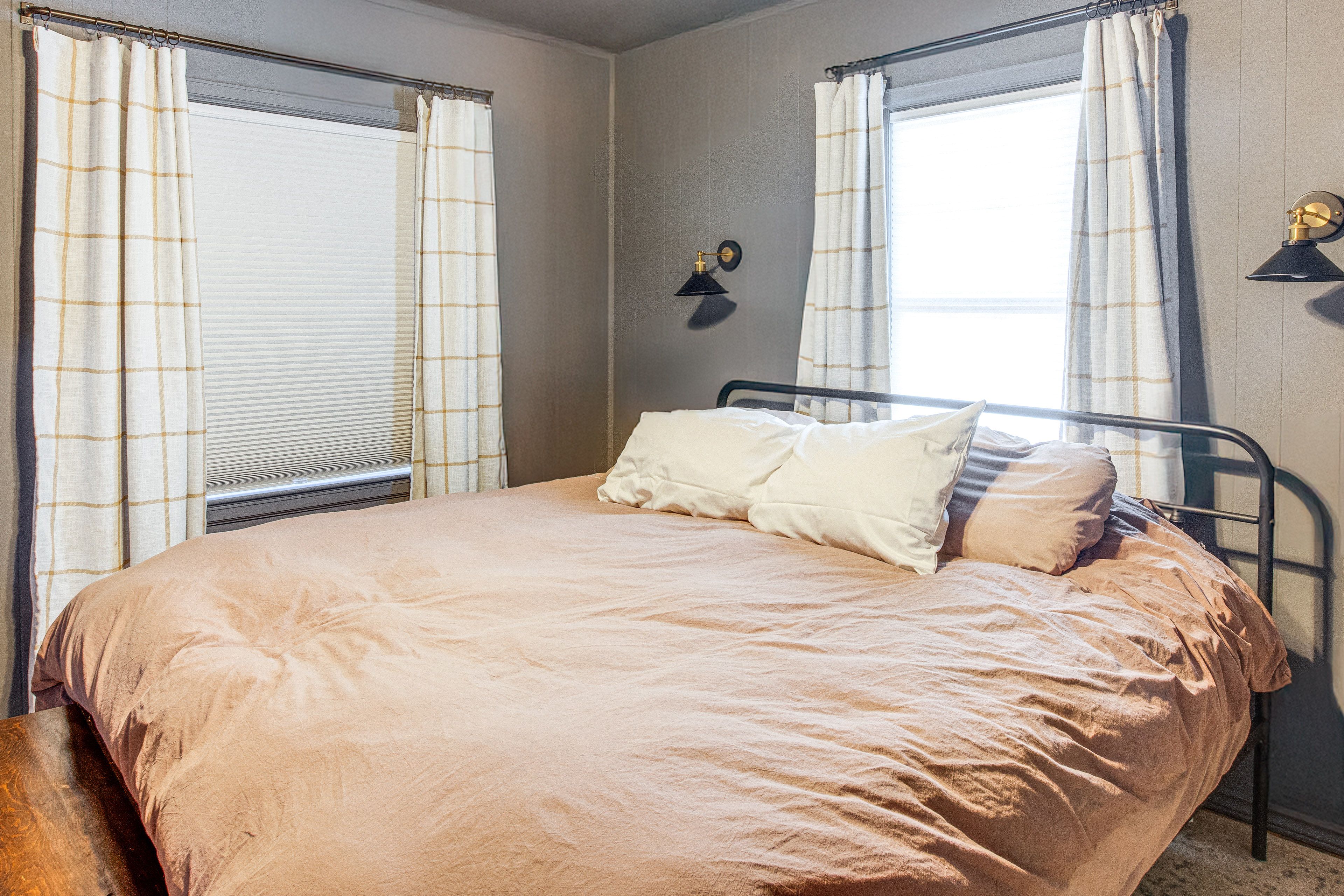 Bedroom 1 | King Bed | Linens Provided