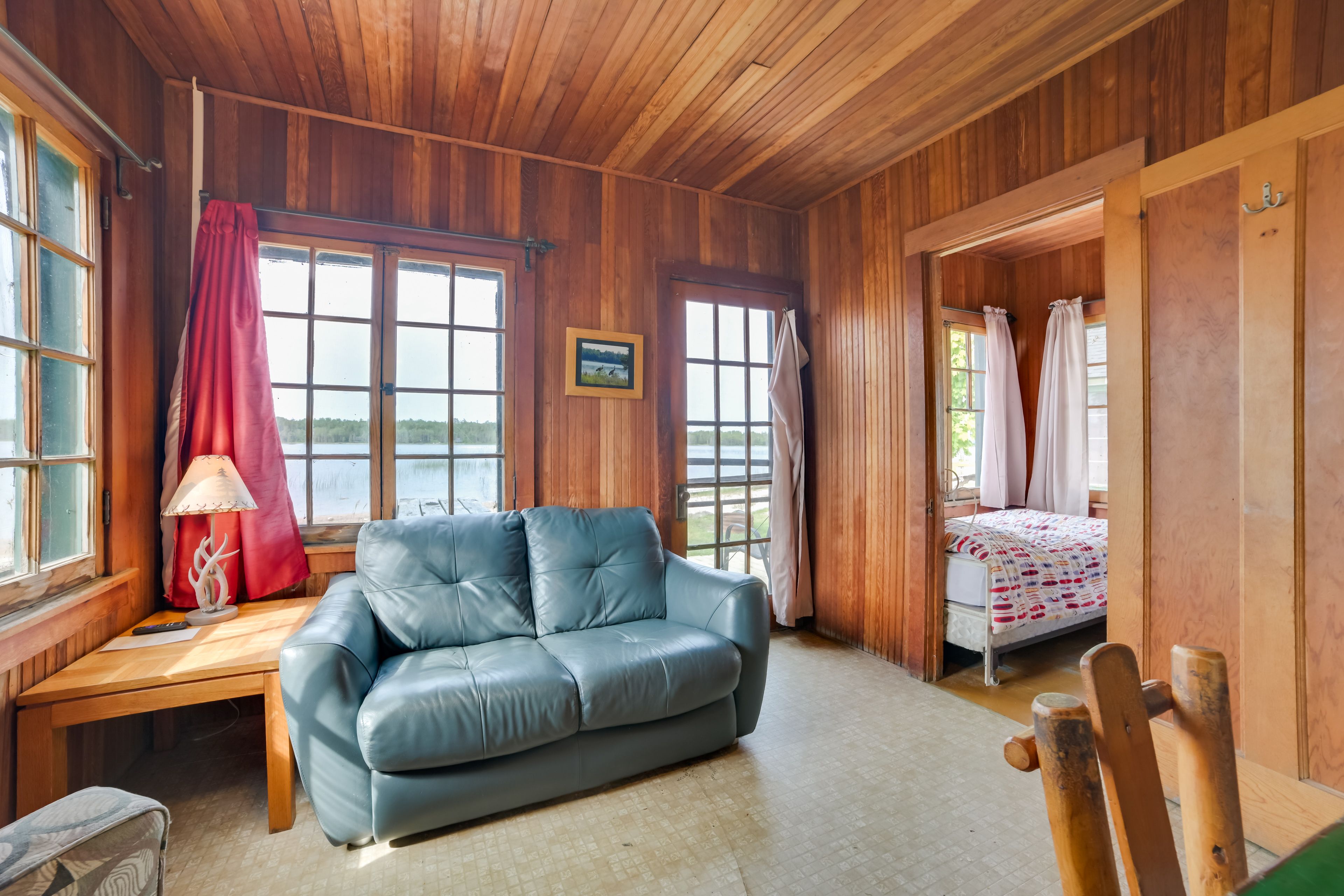 Living Room | Central Heating | Smart TV | Free WiFi
