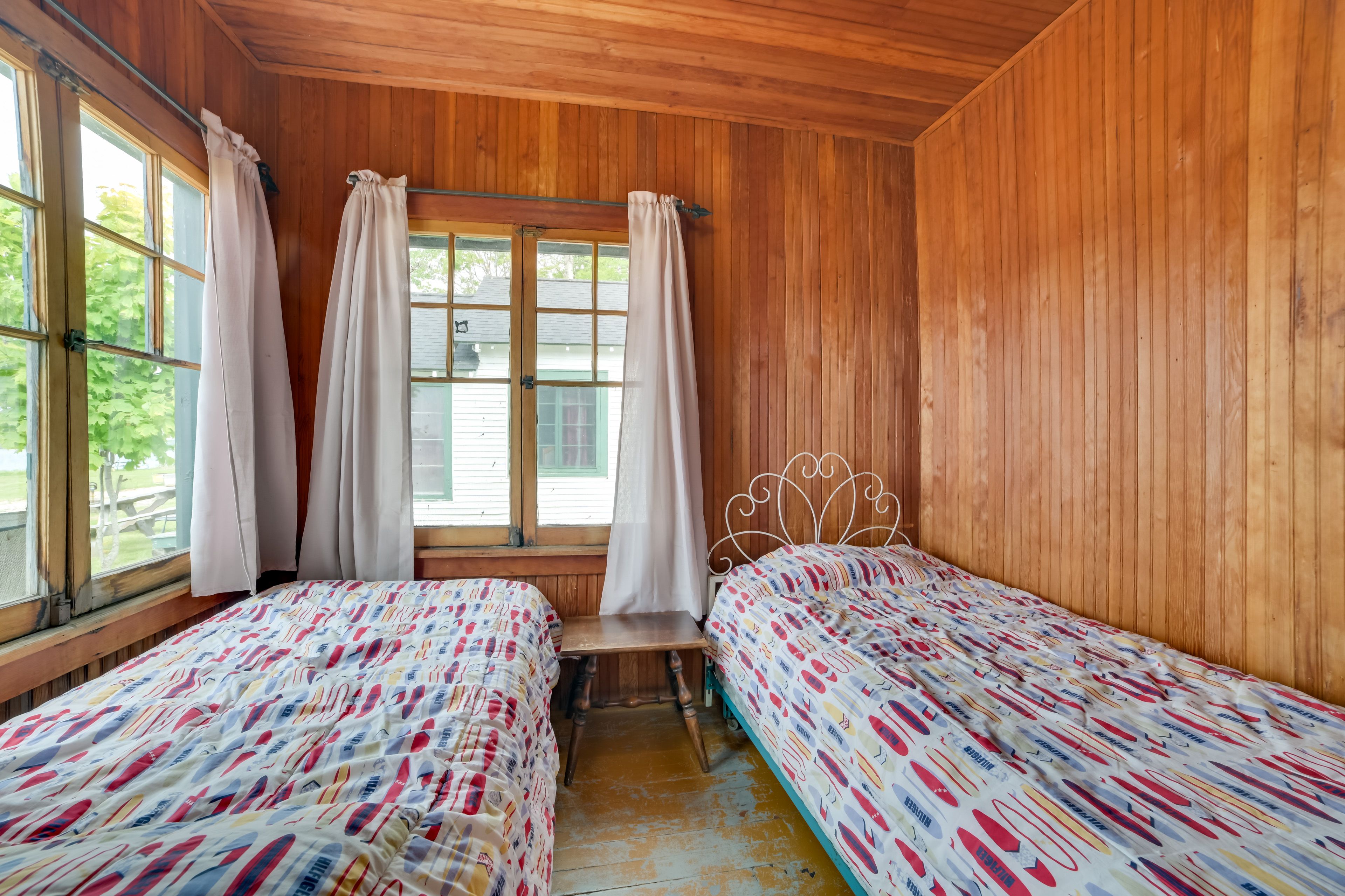 Bedroom 2 | 2 Twin Beds