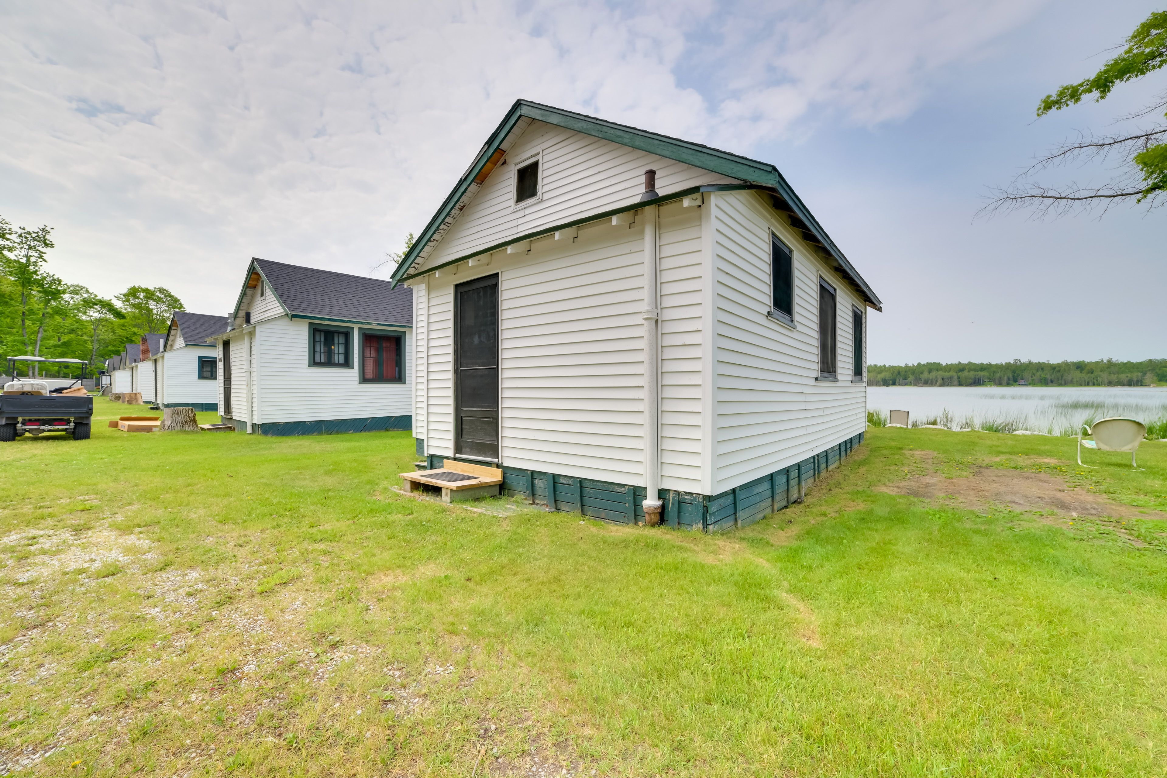 Parking | Driveway (2 Vehicles) | Boat Trailer Parking