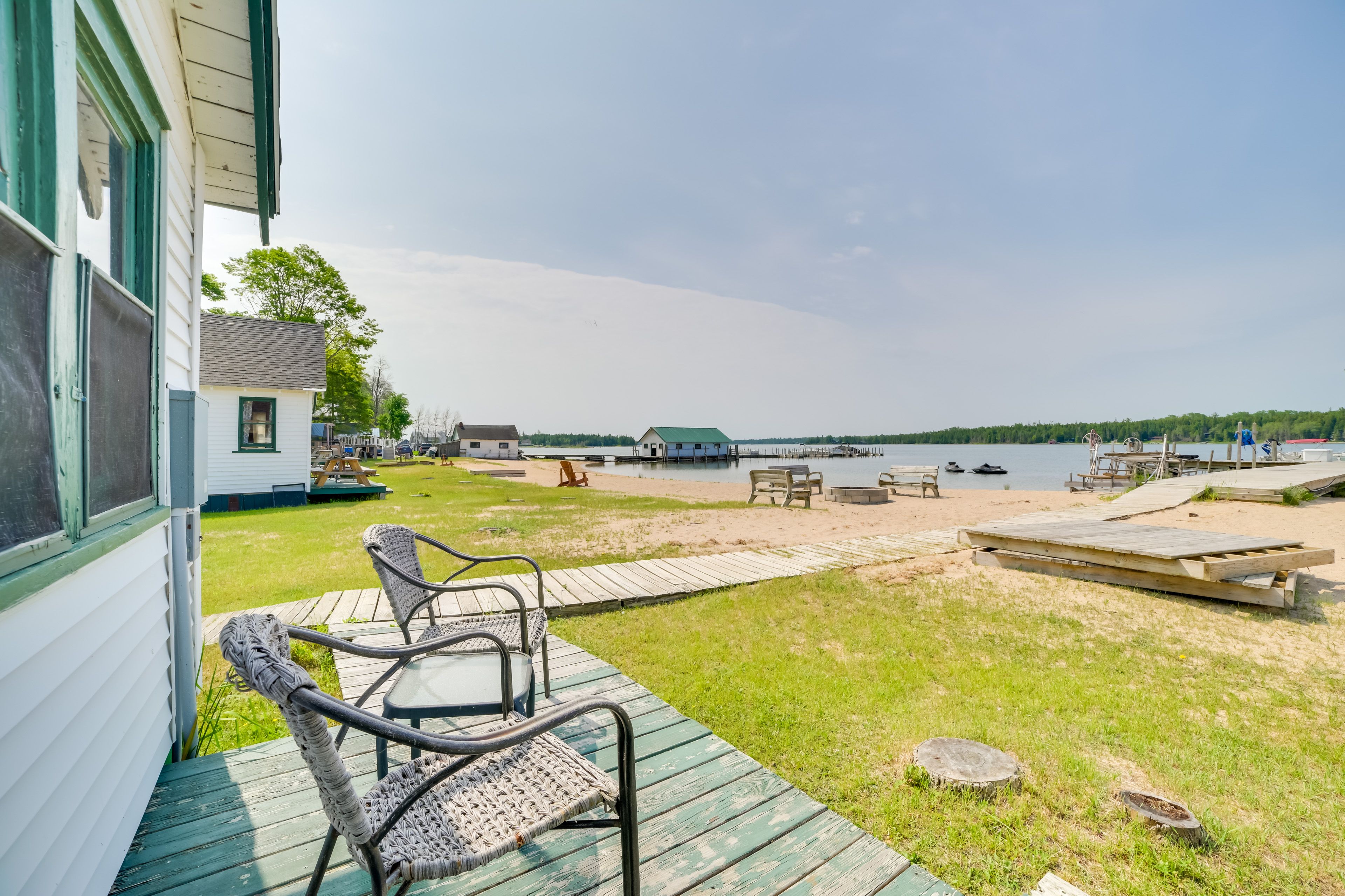 Private Deck | Community Beach & Dock | Lake Views