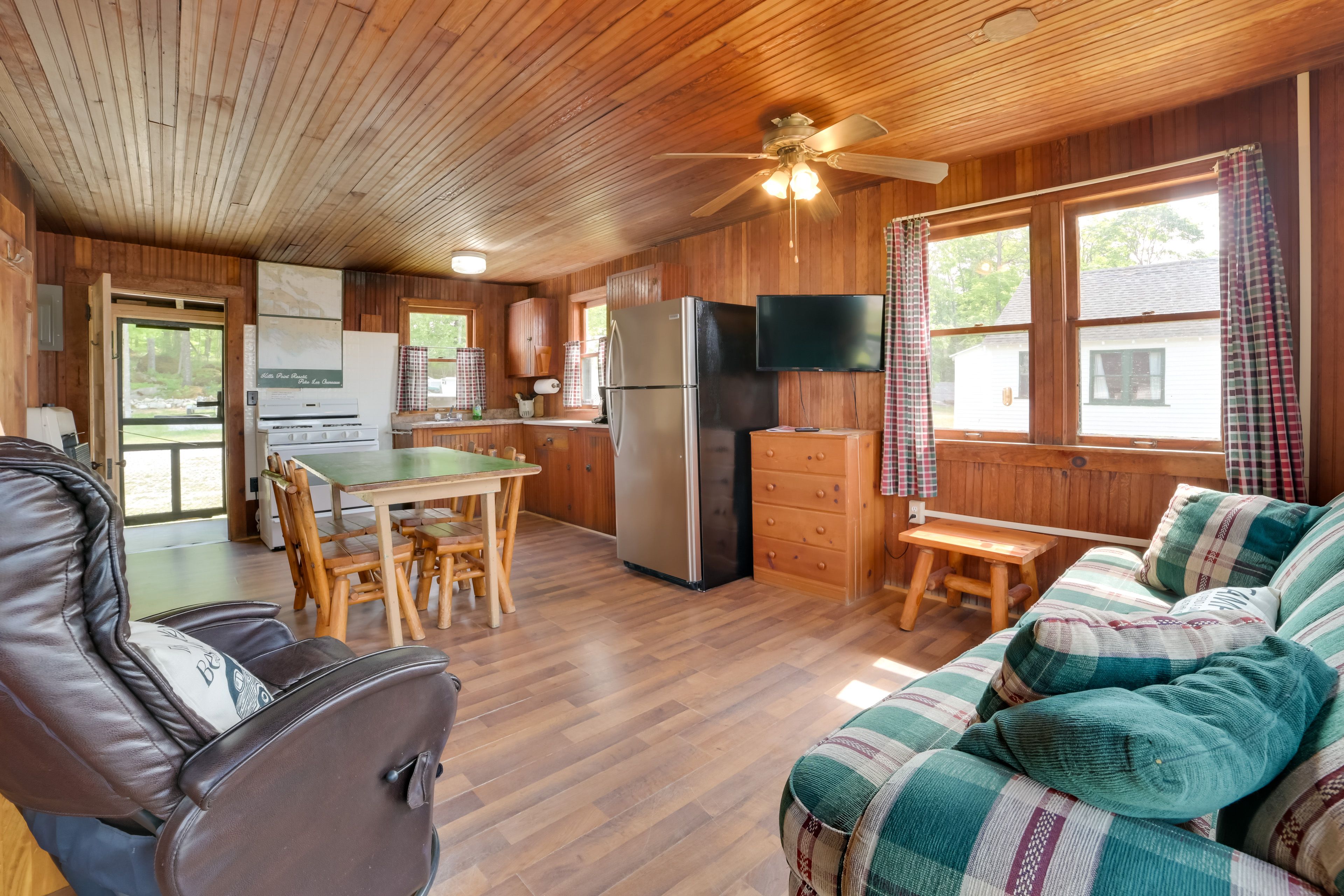 Cabin Interior | Full Kitchen